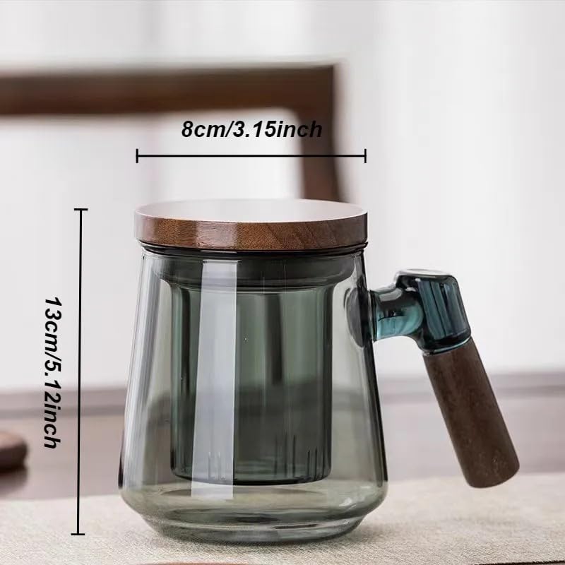 Hand-blown borosilicate glass tea cup close up