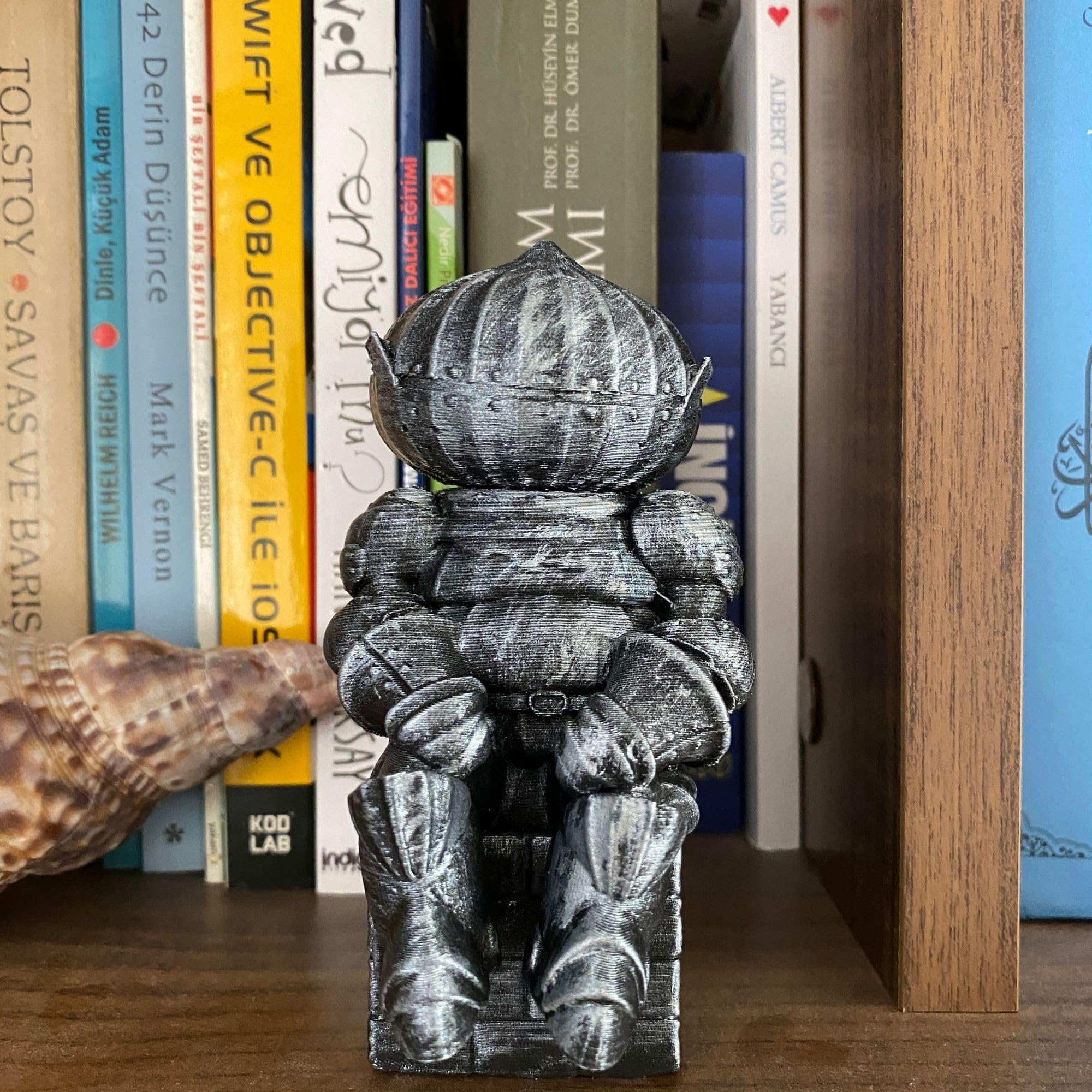Hand-painted Siegmeyer of Catarina onion knight figurine close up