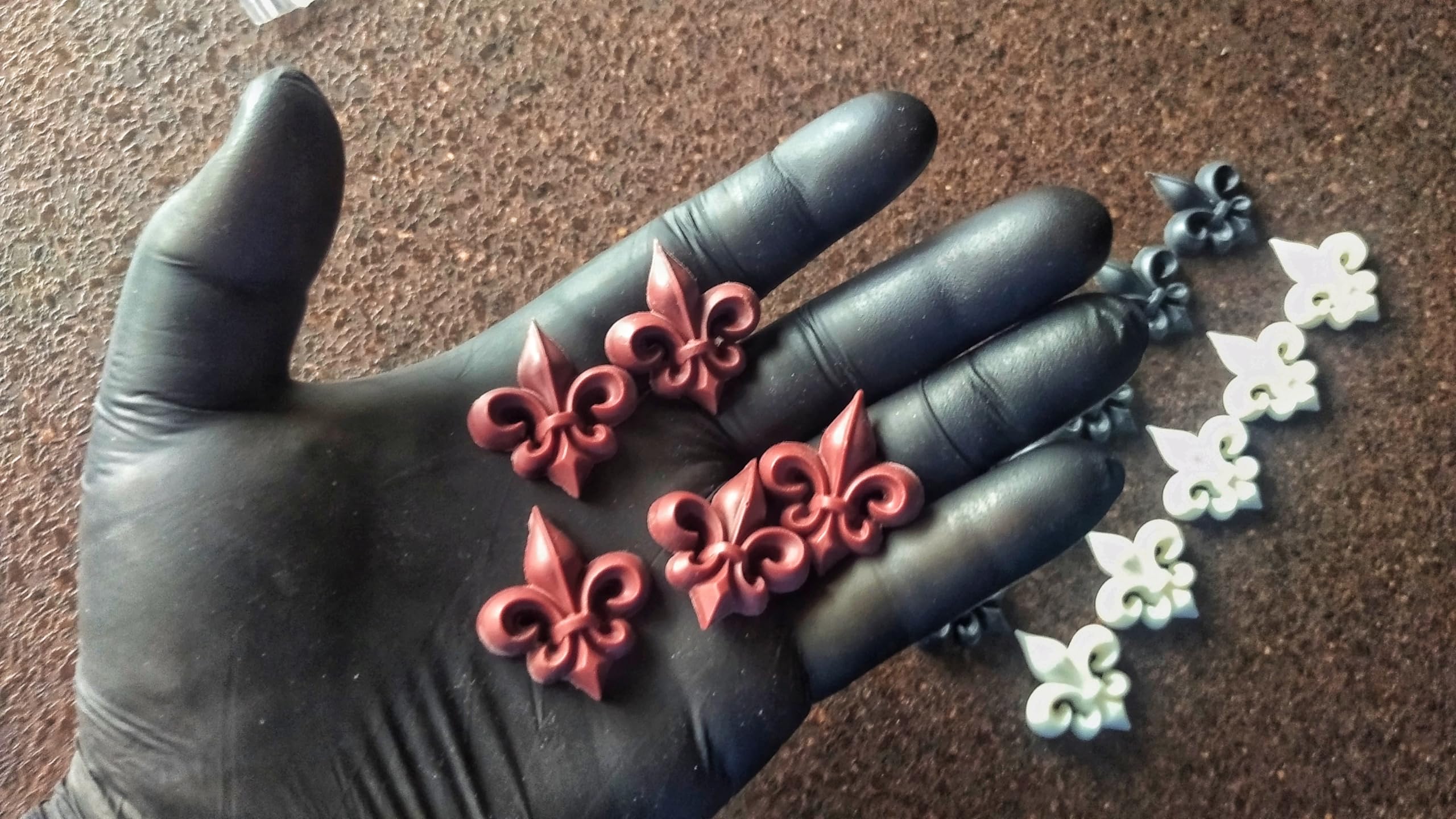 Model 2 Fleur de Lis silicone mold 3.2 x 2.1 cm
