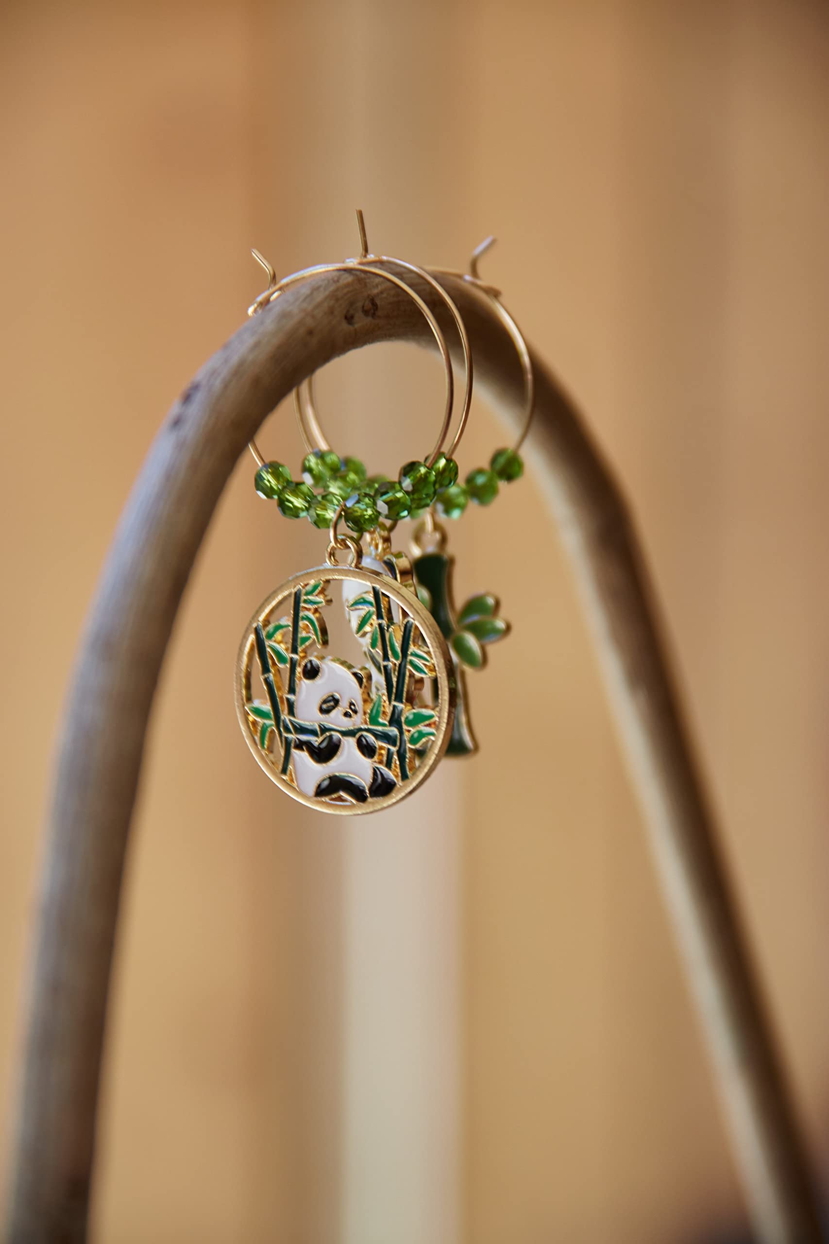 Panda themed wine glass identifiers for parties
