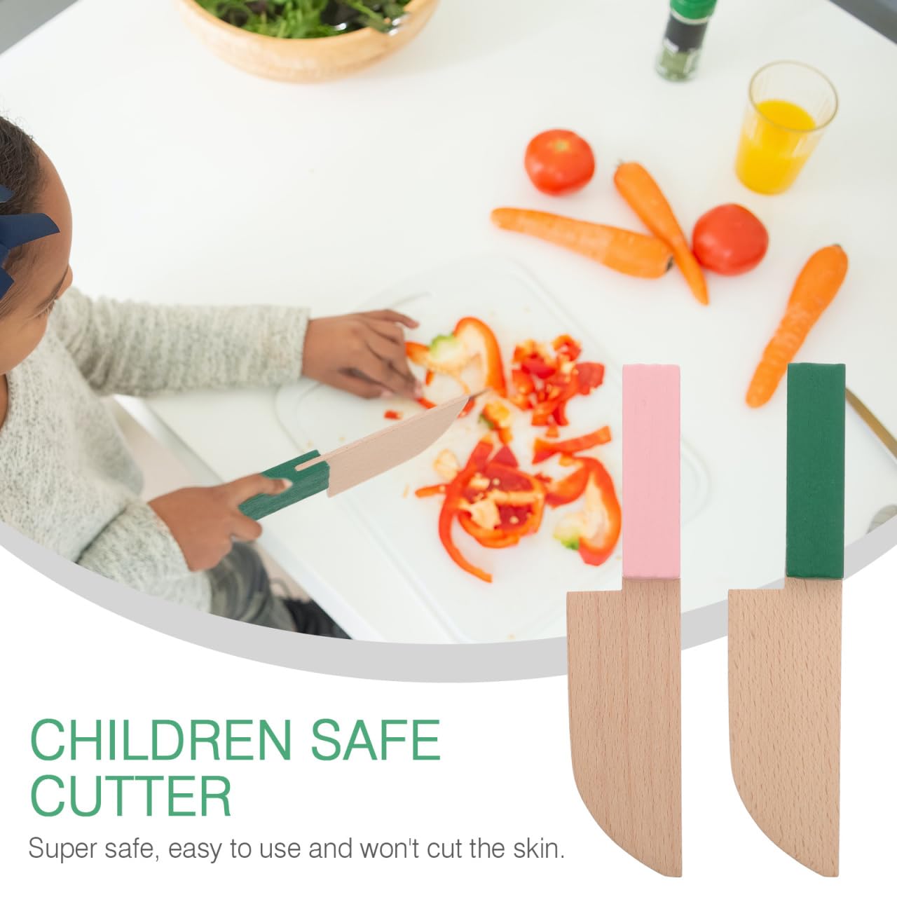 Lightweight synthetic material toy knives for children