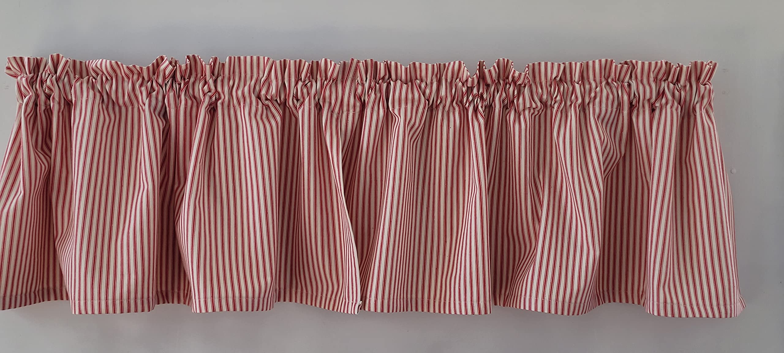 Size 41-42 wide by 14.75 long valance with rod pocket