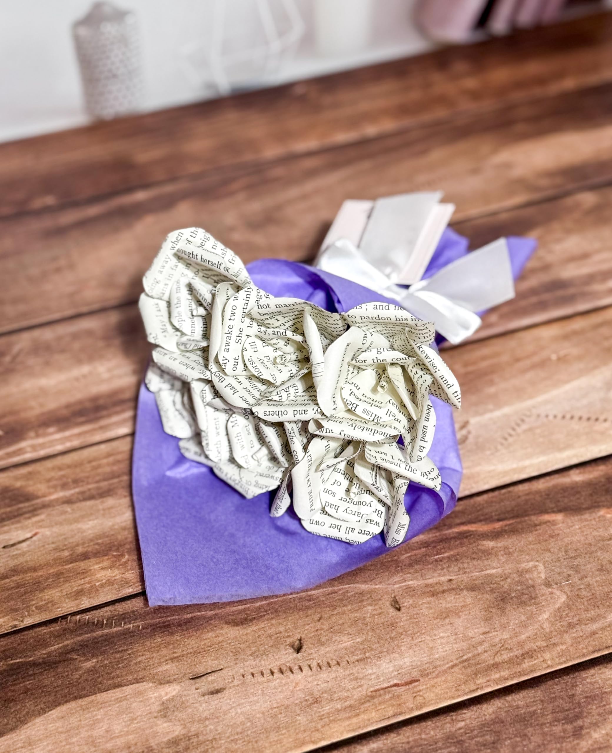 Small arrangement Pride and Prejudice paper flowers