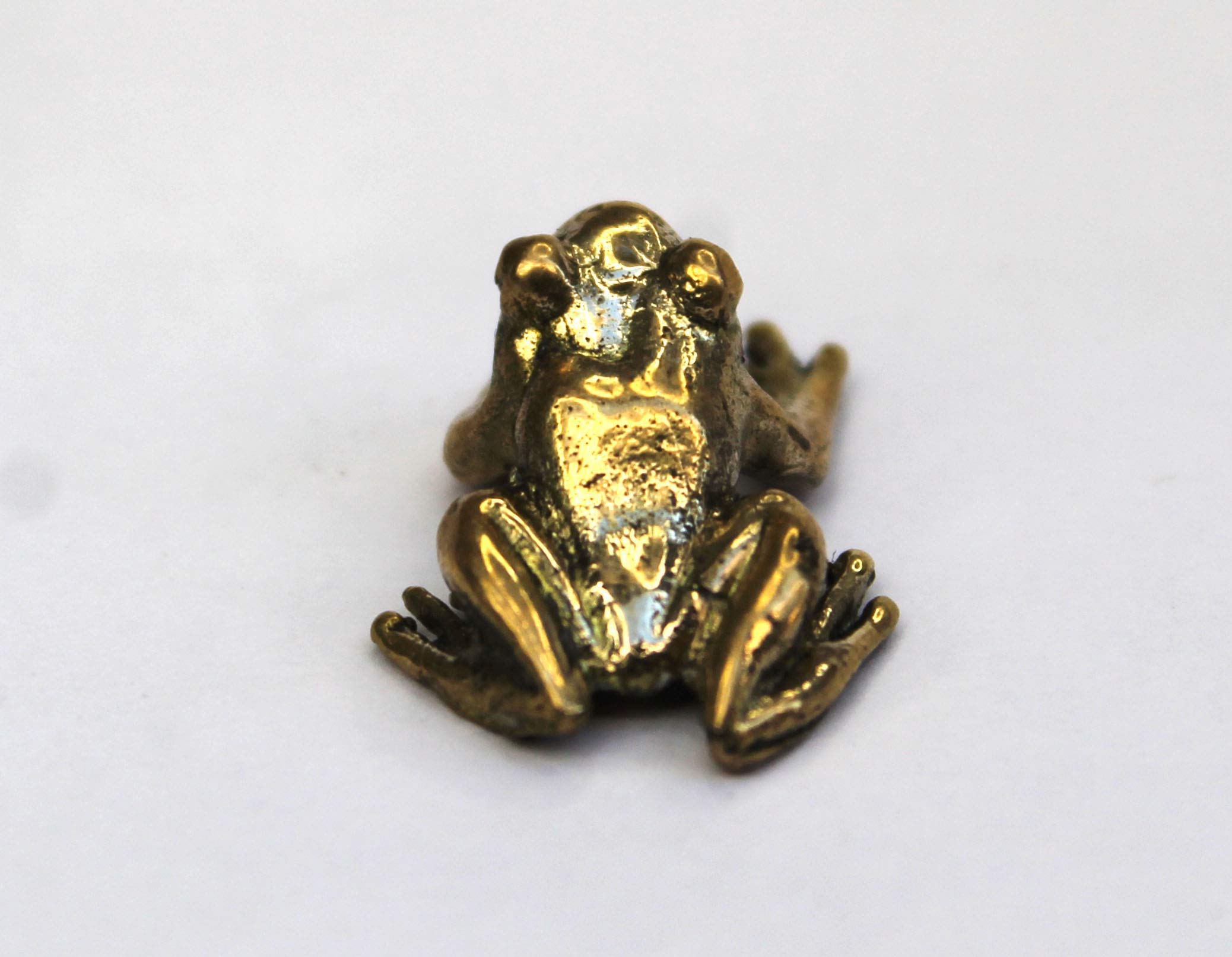 Small brass frog figurine 2 cm
