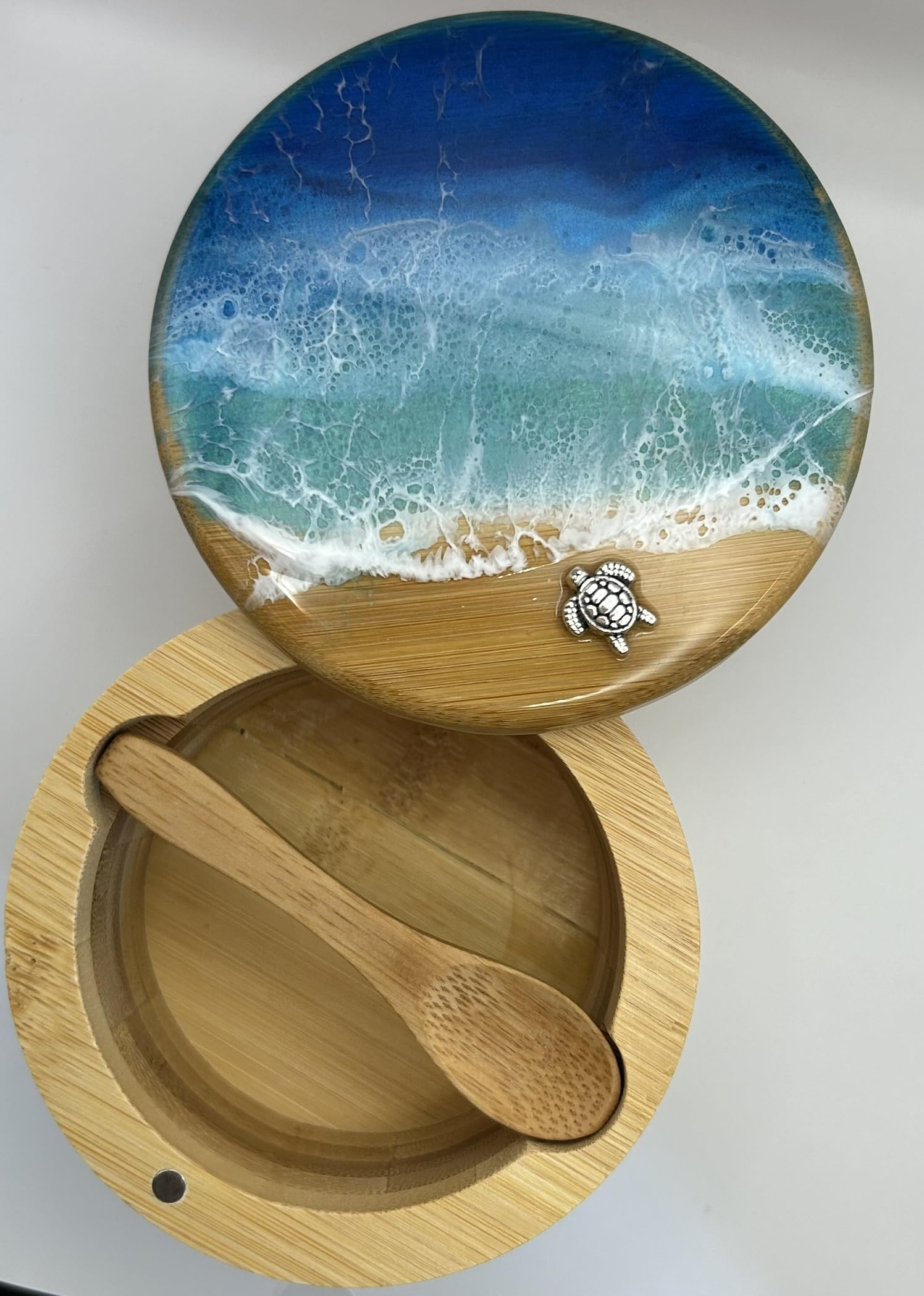 Turtle charm lid on Ocean Resin Art salt box