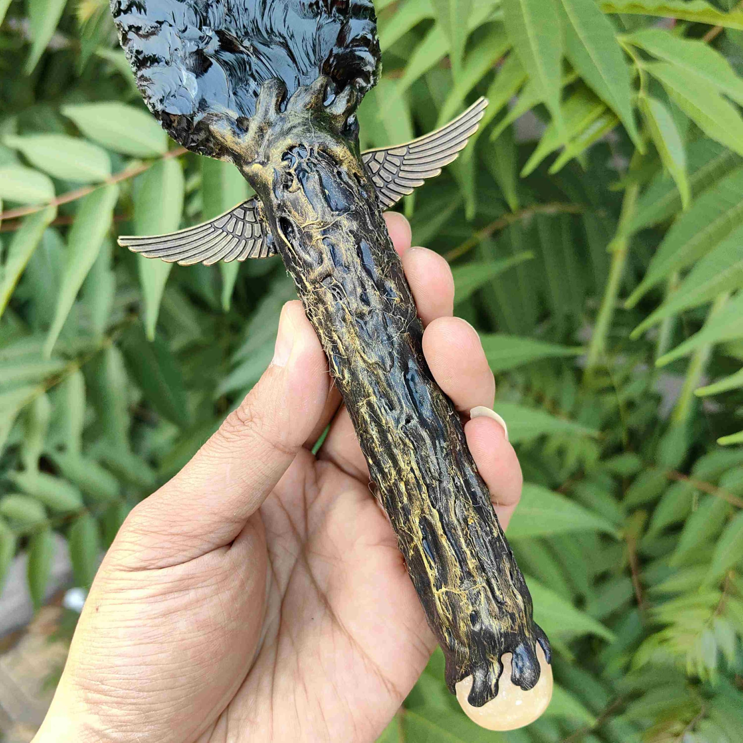 Decorative obsidian arrowhead knife for mindfulness