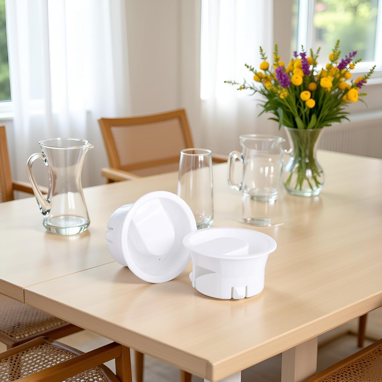 Dust proof lid for glass water jug and carafe