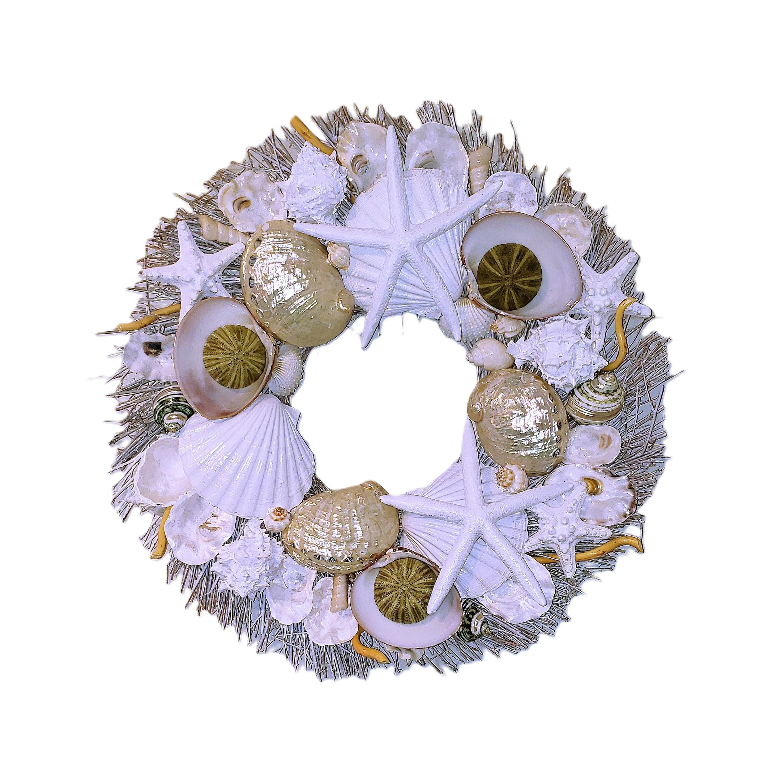 Spotted pectins and exotic seashells embellishments on wreath
