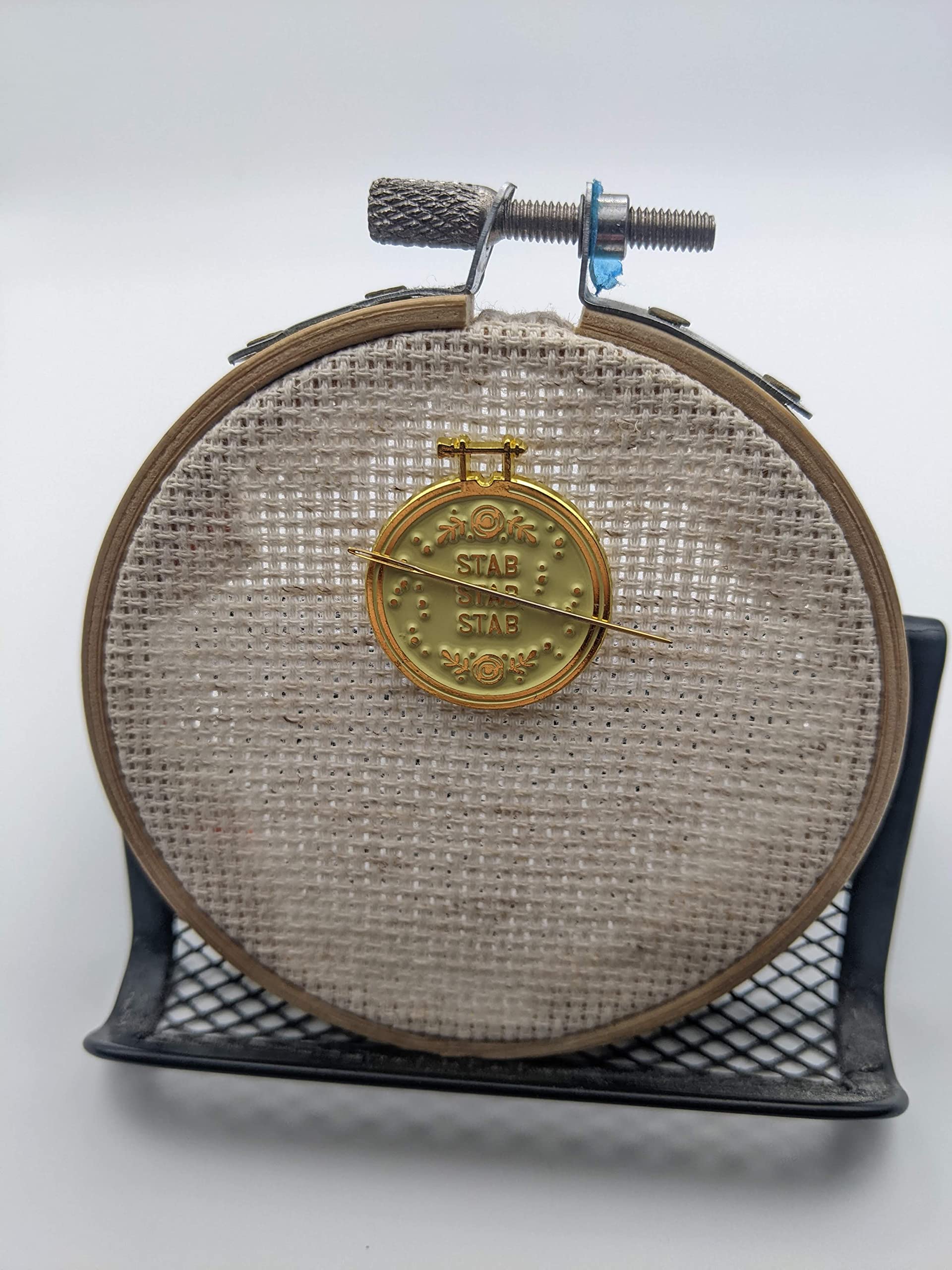 Back magnet and fabric magnet on Stabby Needle Minder
