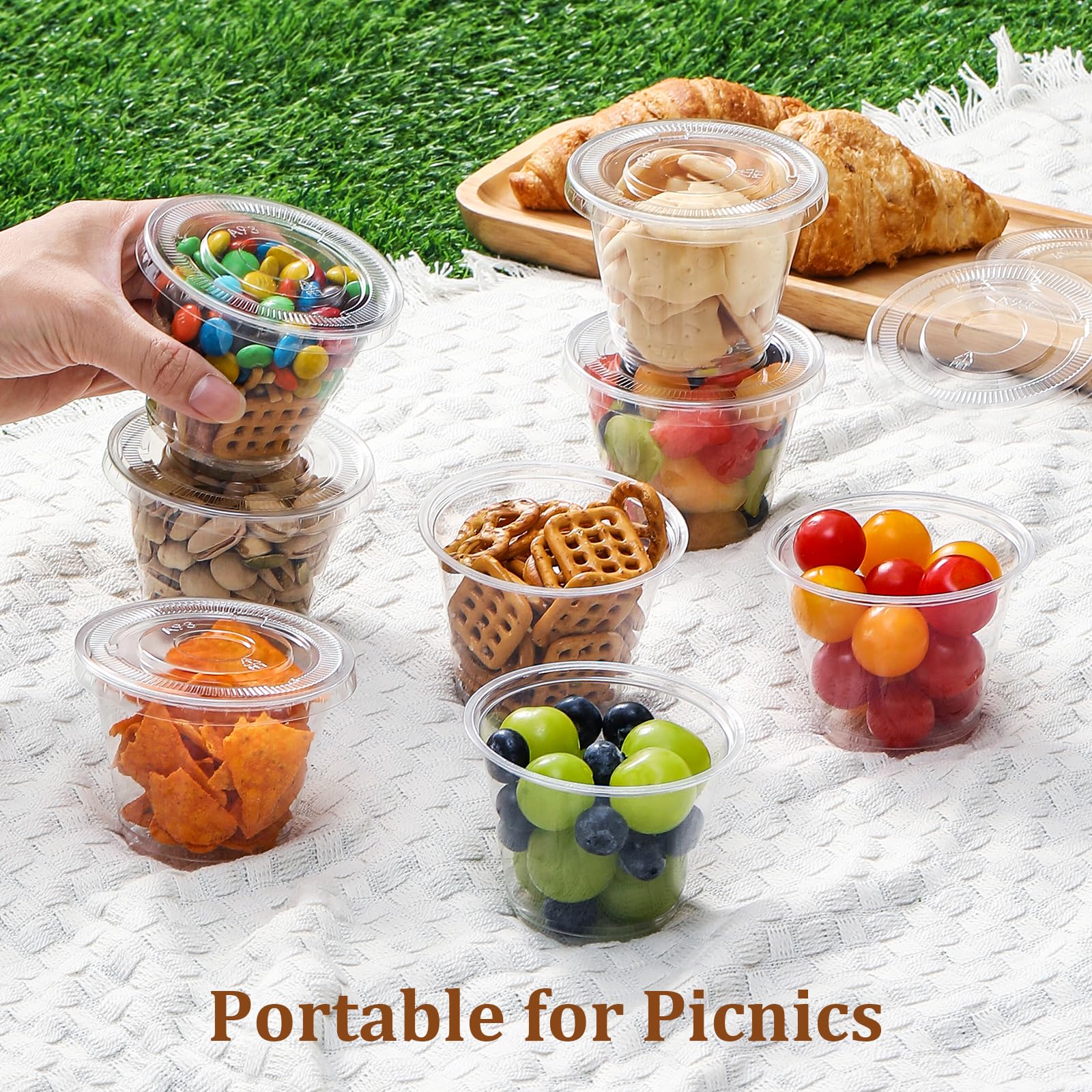 Stackable flat lid cups for space-saving storage
