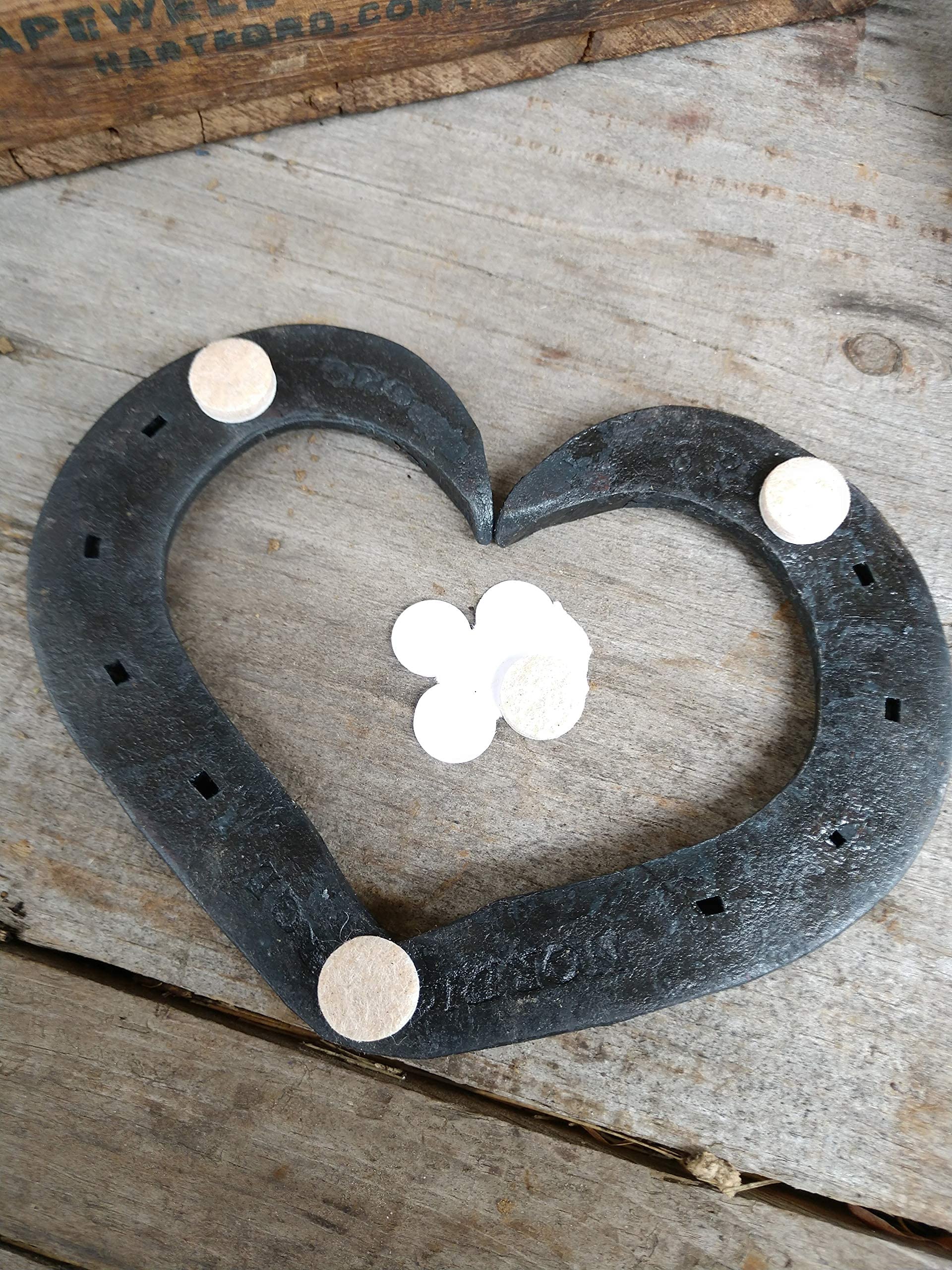 Horseshoe heart decor trivet