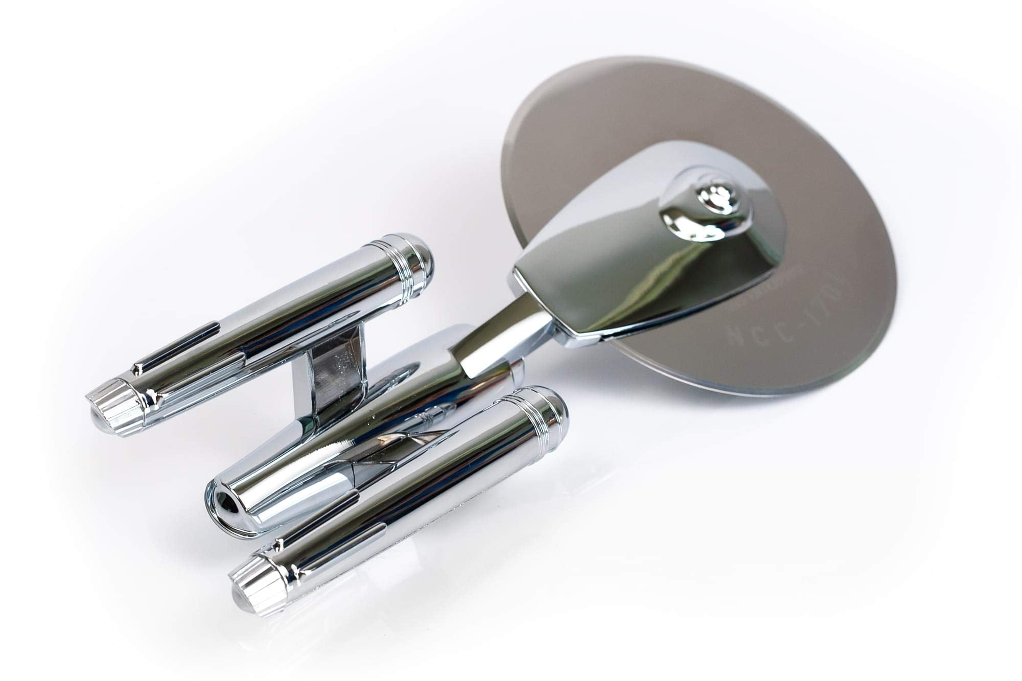 Gift-ready Star Trek pizza cutter for collectors