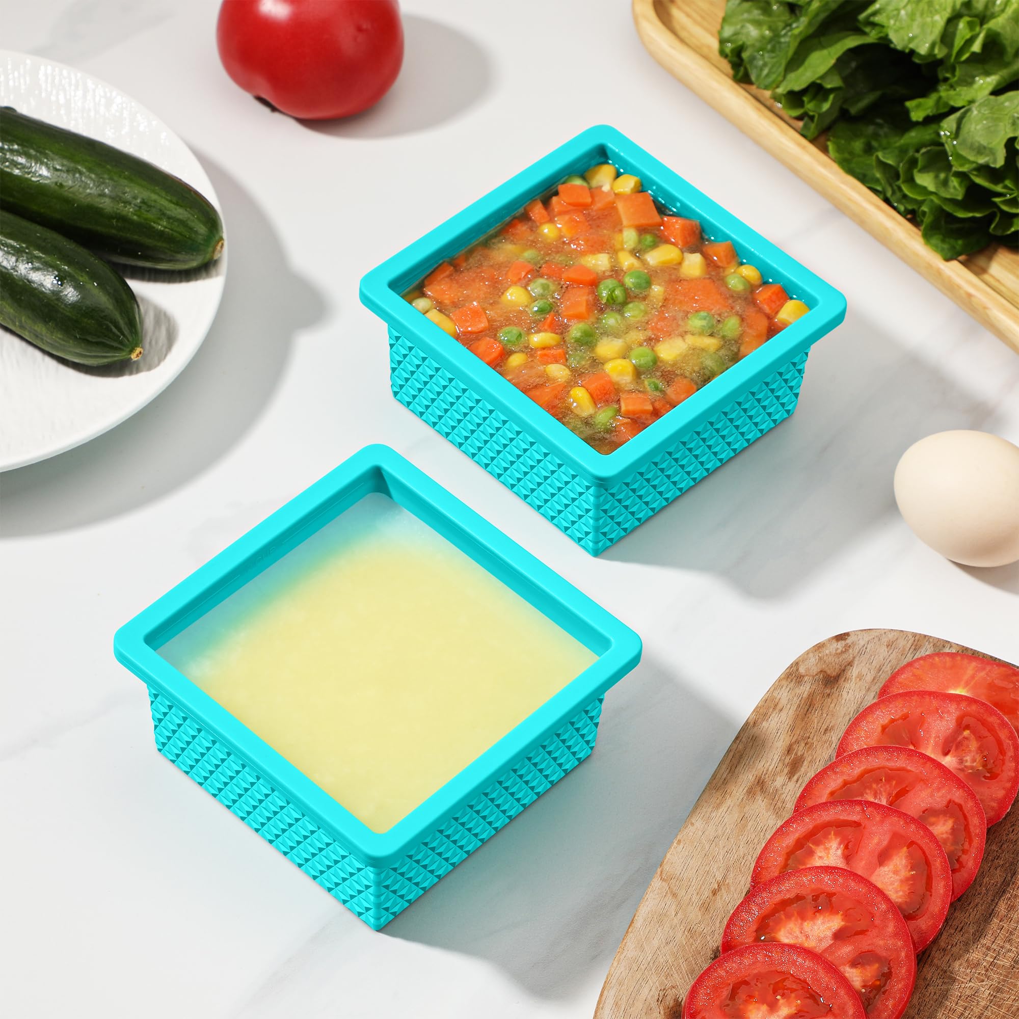 Steel frame with lid on silicone freezer tray