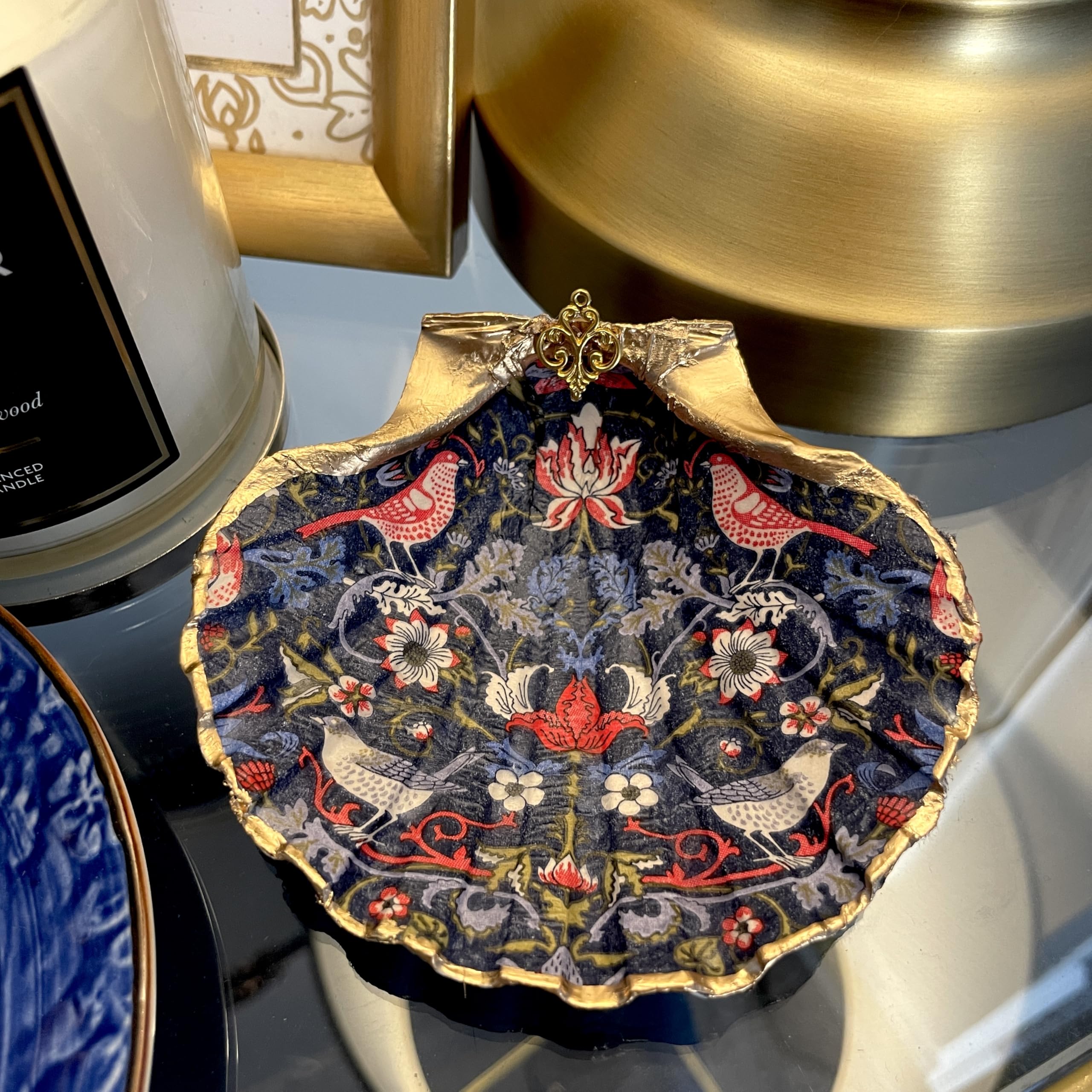 Strawberry Thief shell tray ring dish