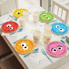 Odor-free and heat-resistant street party plate for a lively event