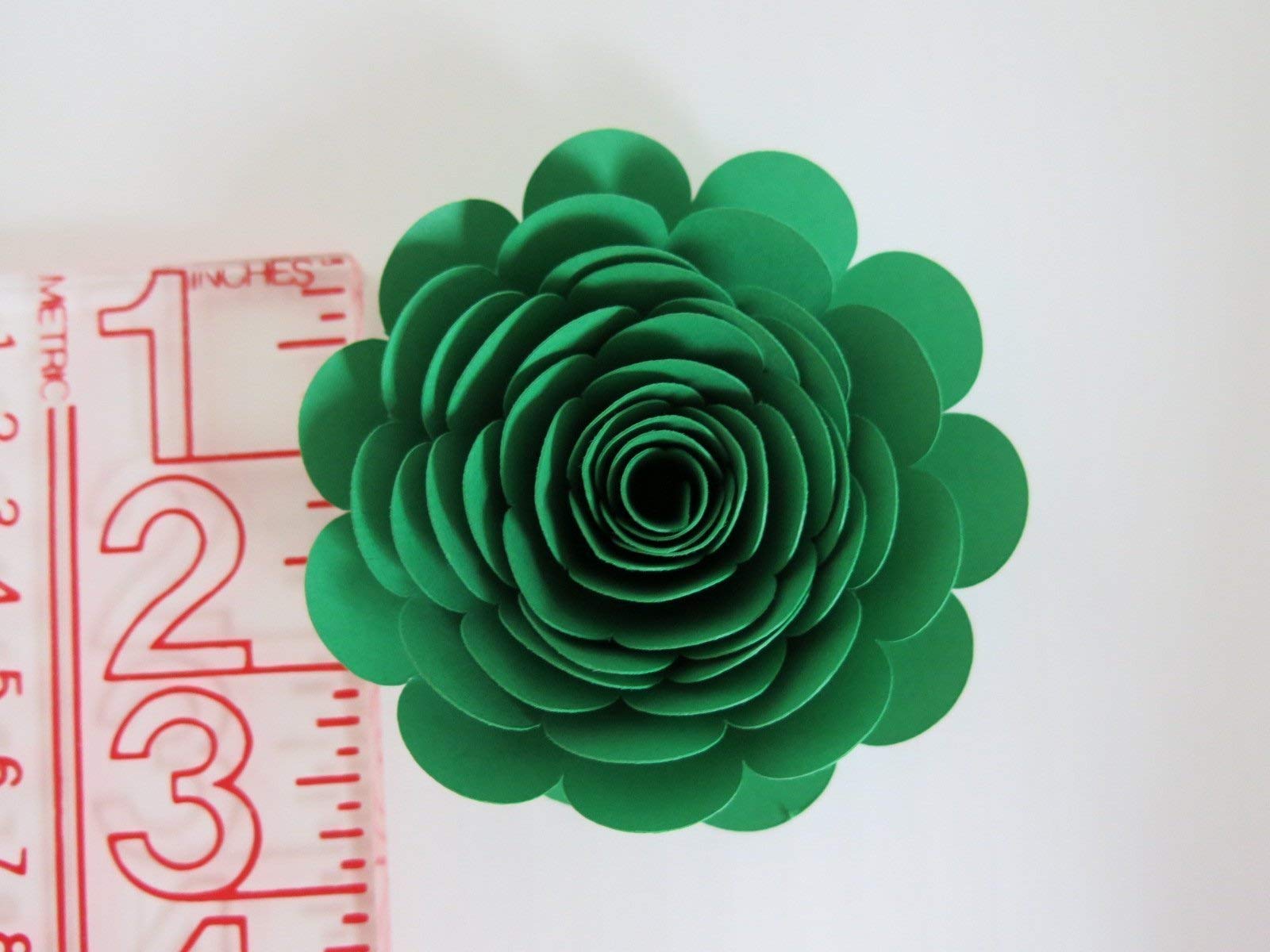 Table decor and craft projects with red white green roses