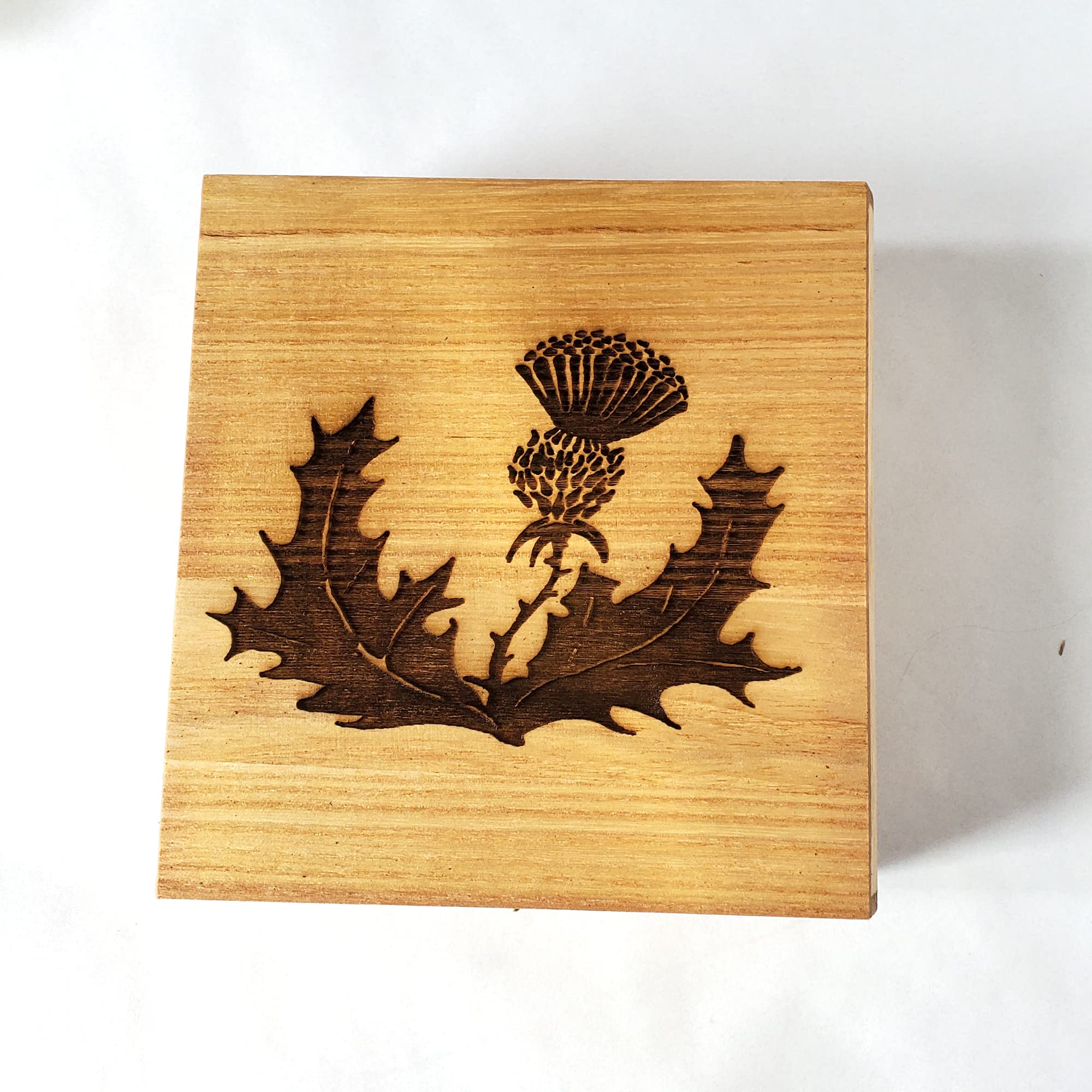 Natural wood box treated with mineral oil