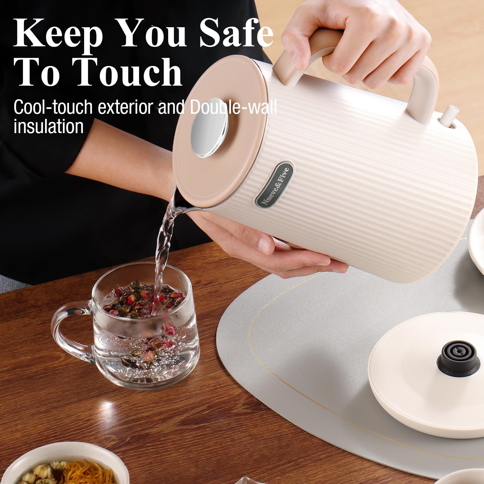 Product packaging of Nueve&Five 1.7L electric kettle cream white