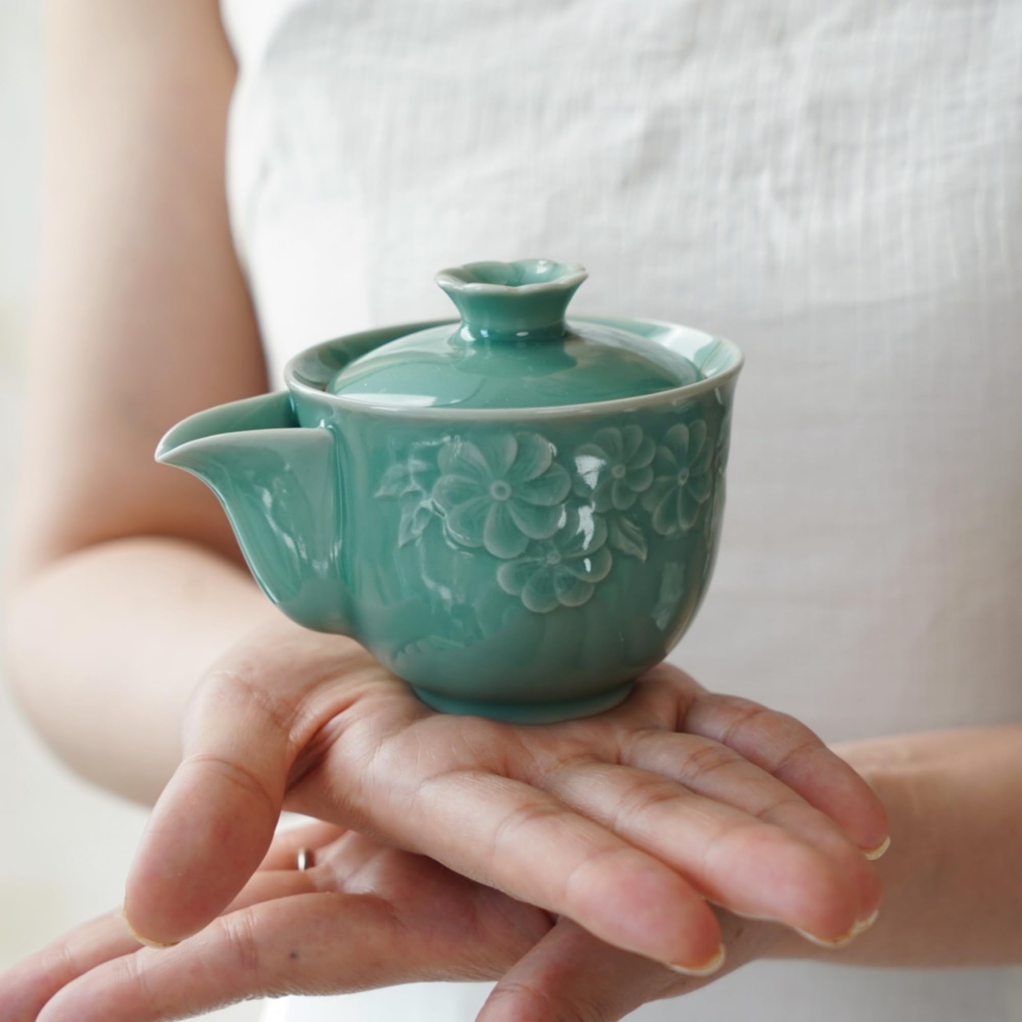 Single serve teapot for mindful rituals