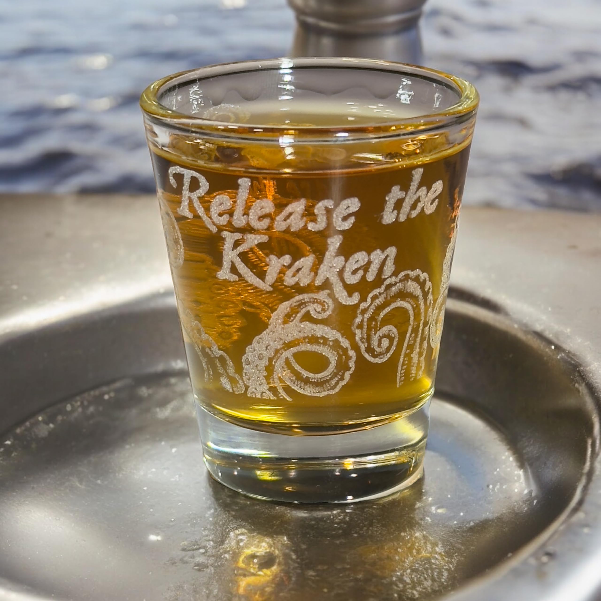 Sheer rim design for comfortable sipping