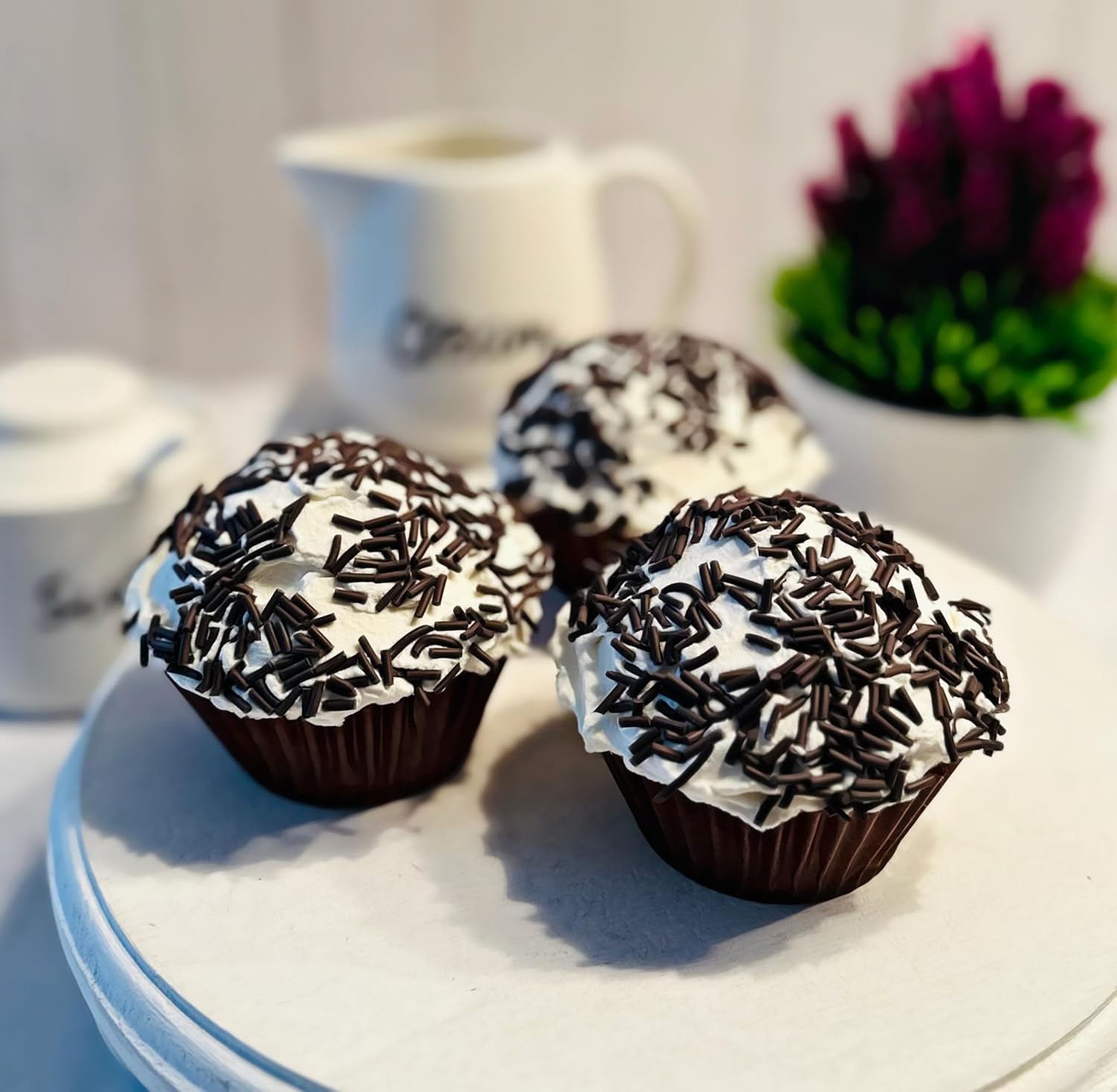 Lightweight foam cupcake for indoor displays