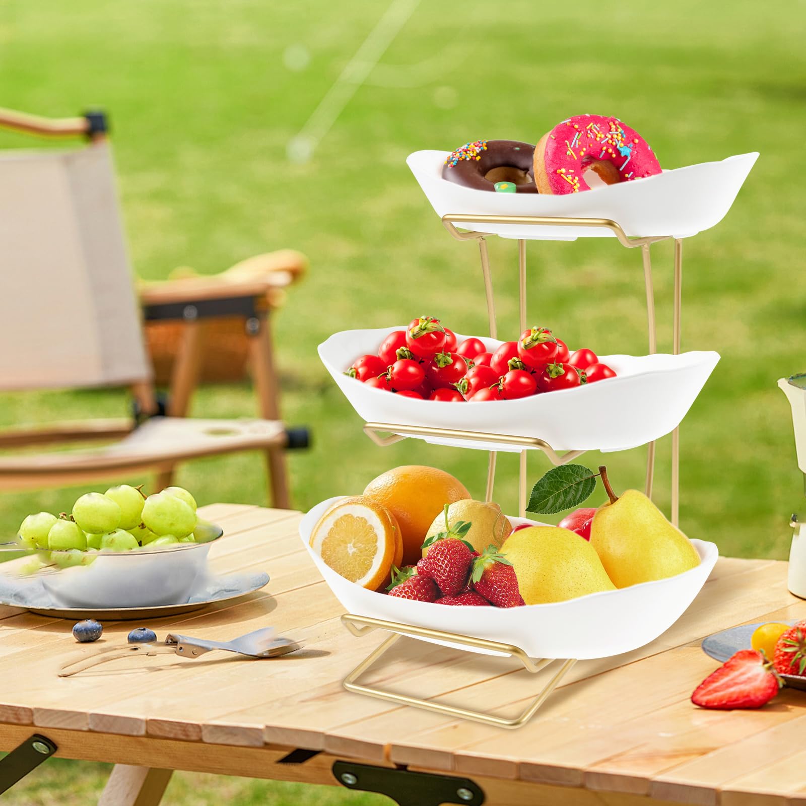 Bottom shelf of TKSDWBLTY fruit storage stand