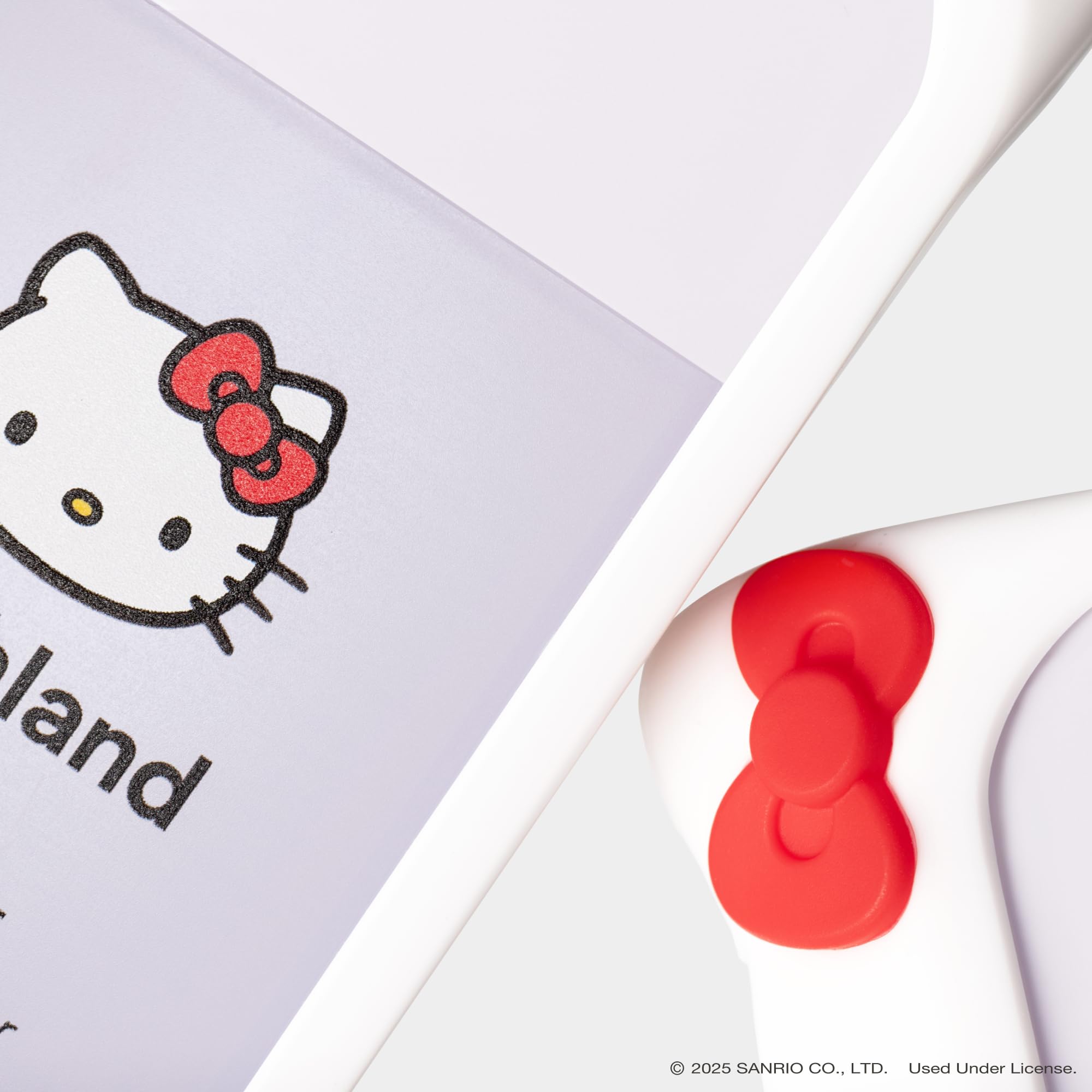 Metal keyring on Hello Kitty mist case
