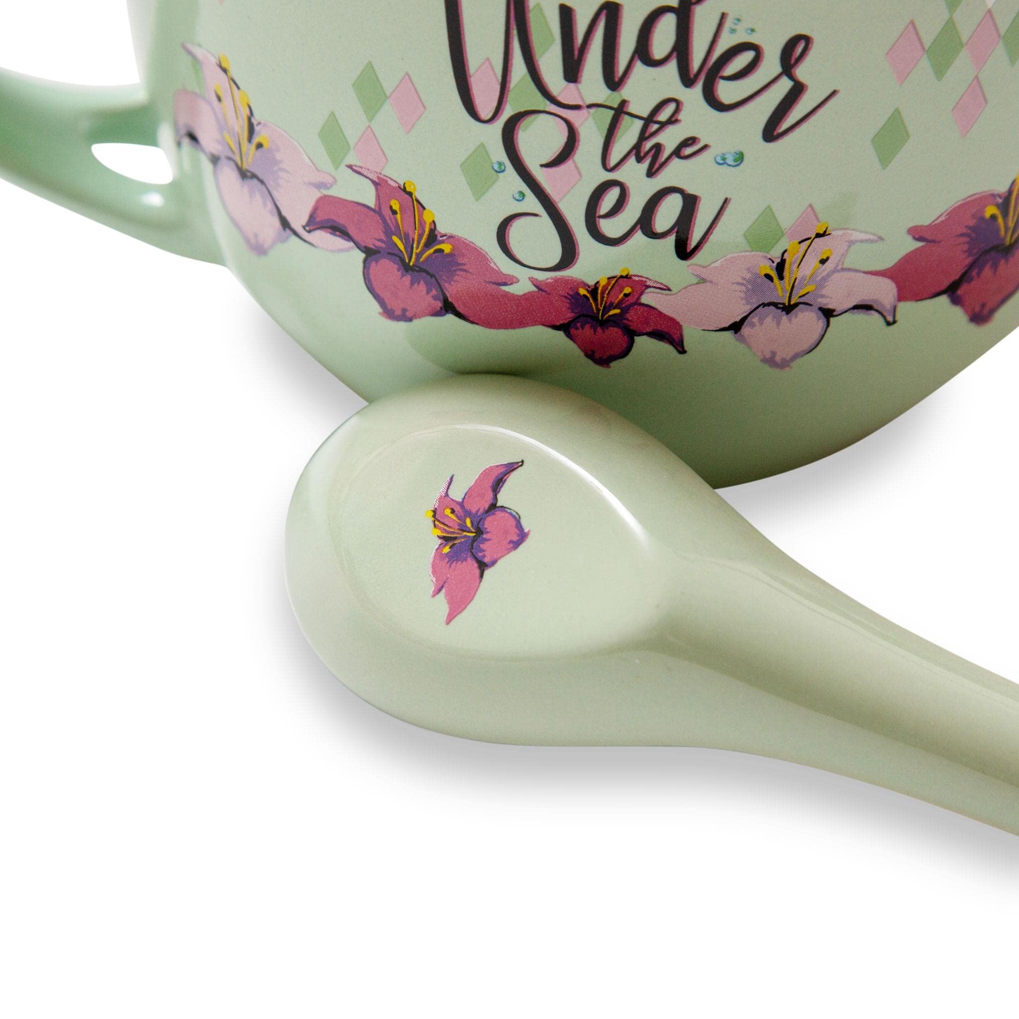 Oversized ceramic mug doubles as soup bowl with handle