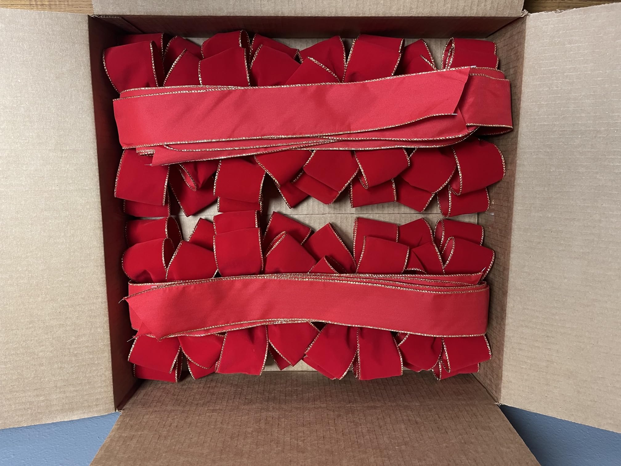 fence ready bow for holiday displays