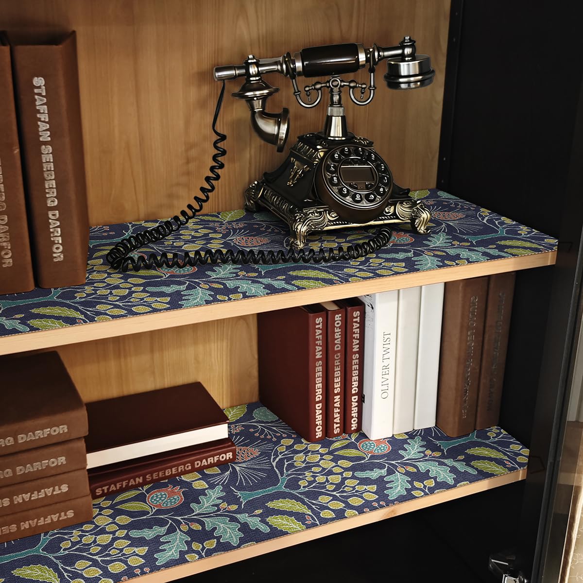 Tryougxa blue flower drawer liner in use