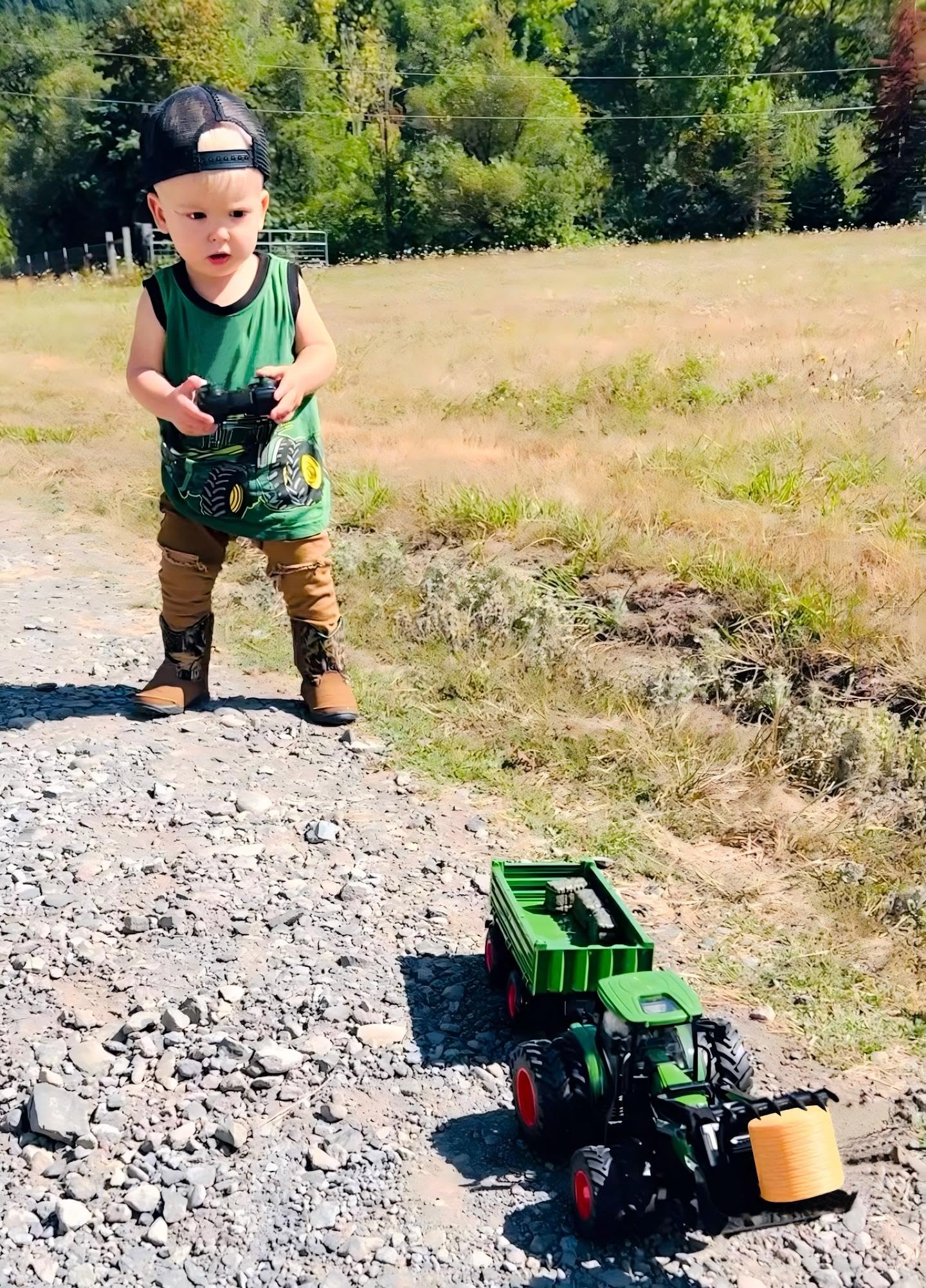 Uarzt remote control tractor with front loader and trailer