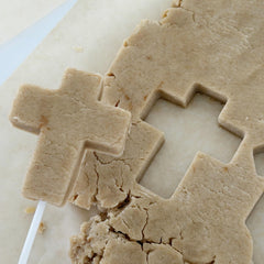 Religious baking cutter for baptisms and First Communion