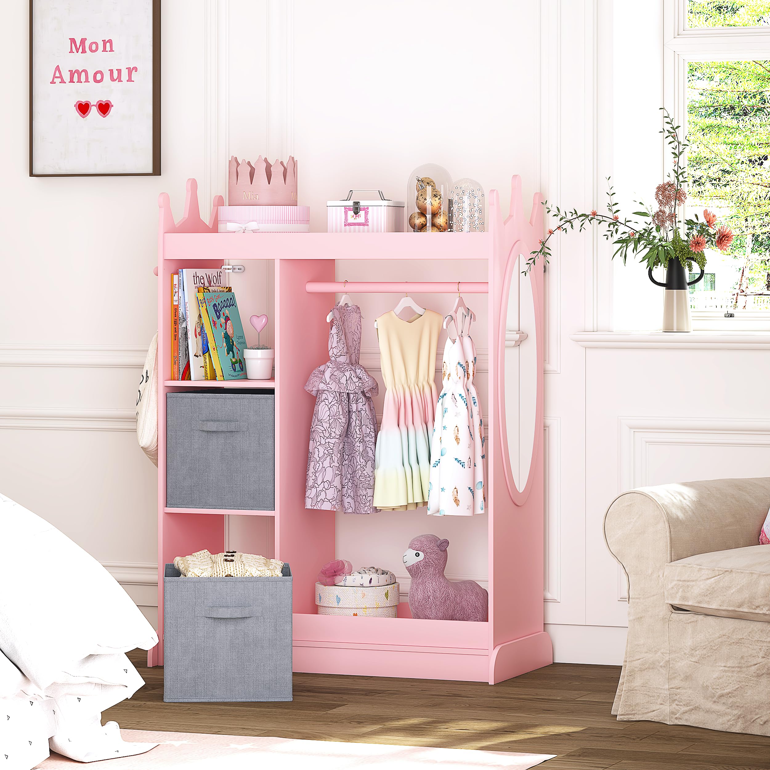 UTEX armoire with mirror side panels