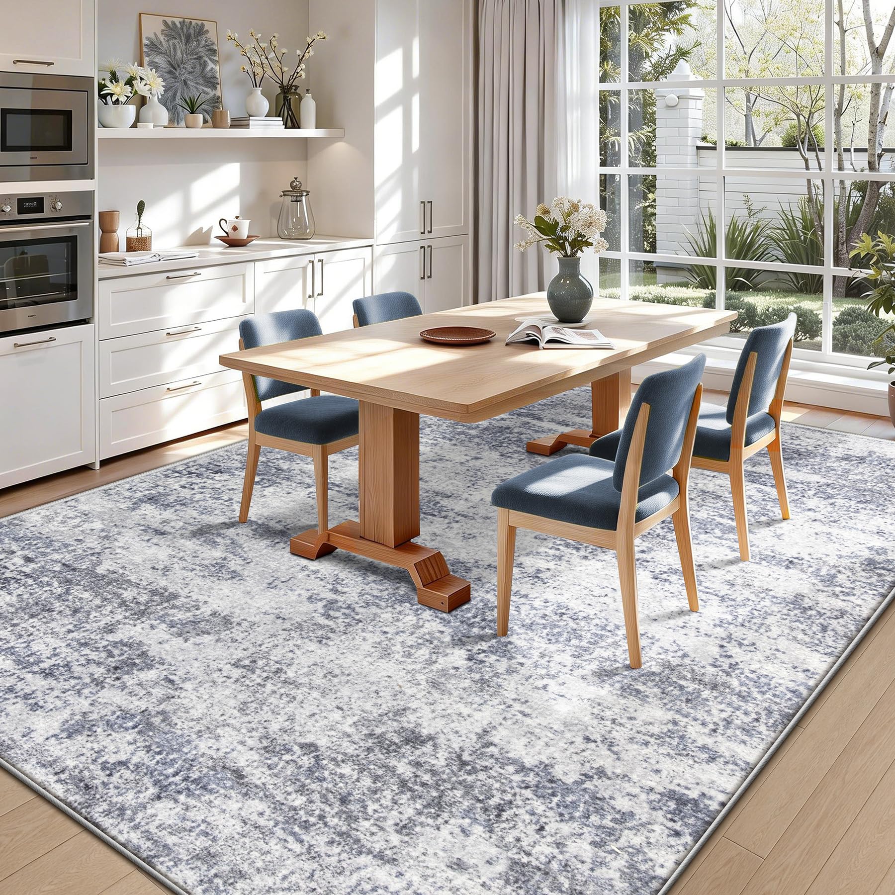 Dense weave rug with reinforced edges 8x10