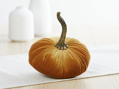 Medium velvet pumpkin 6.25x3.25 inches with 4 inch stem