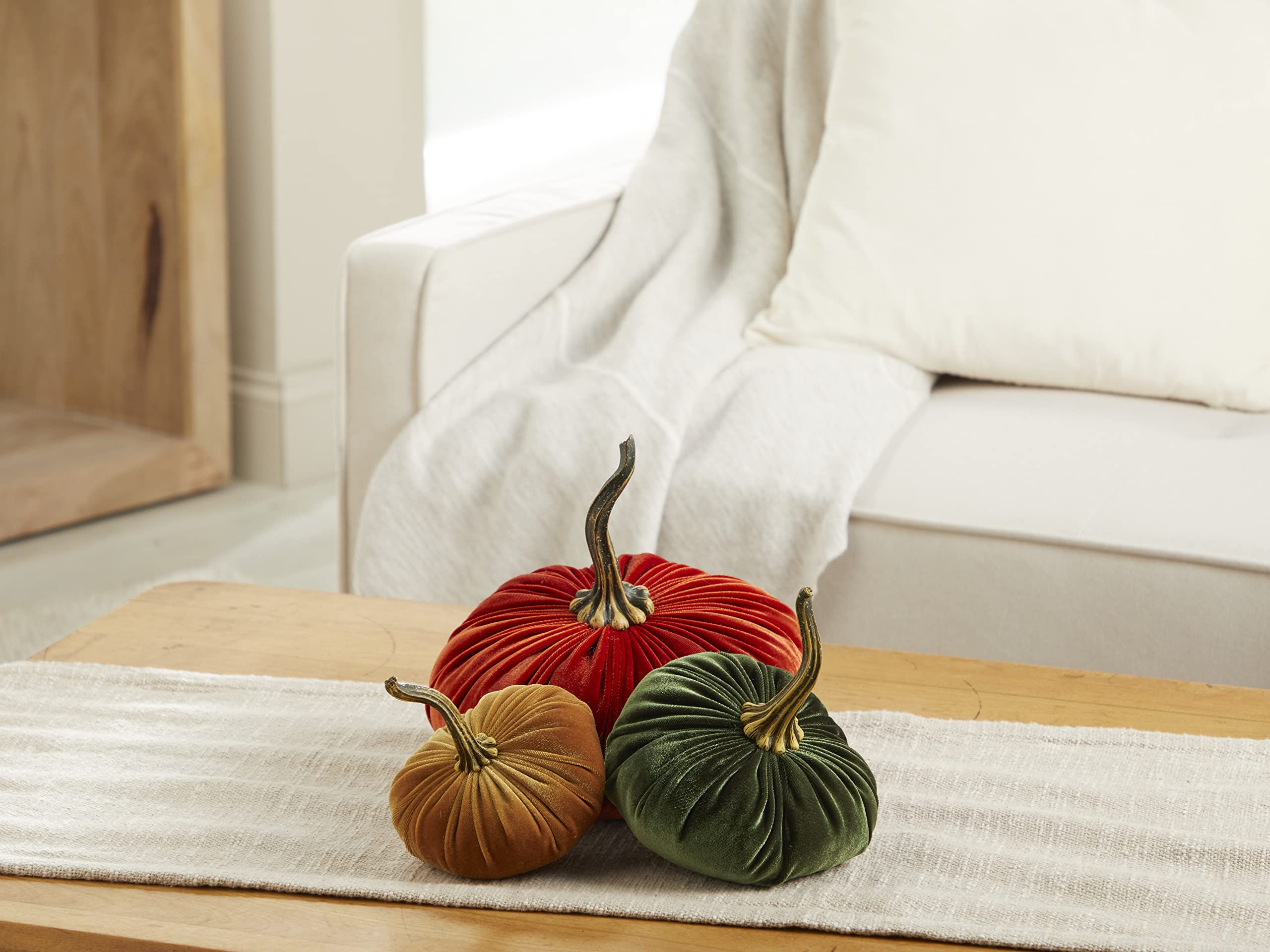 Small velvet pumpkin 5x3 inches with 3.25 inch stem