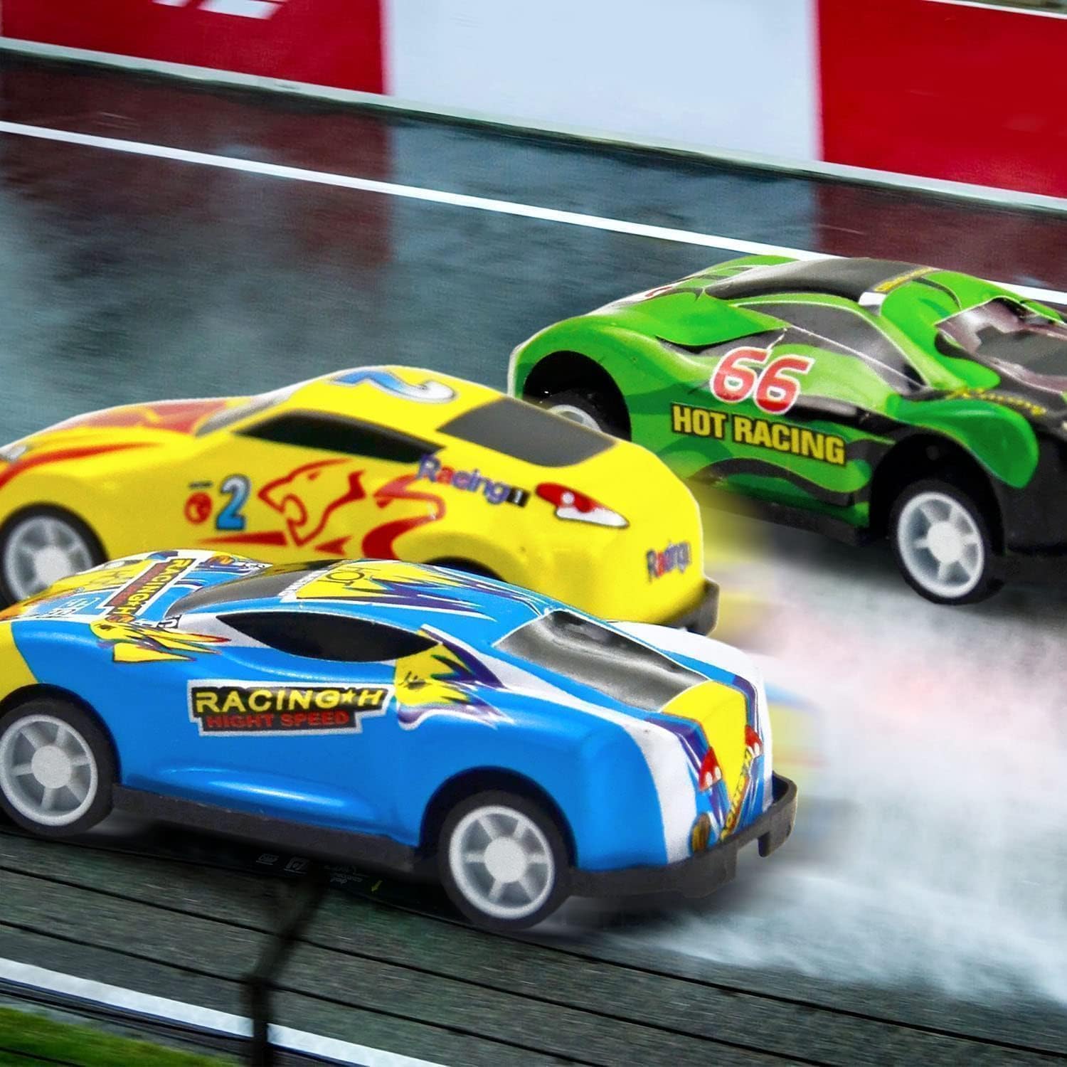 Compact mini race cars suitable for travel and play