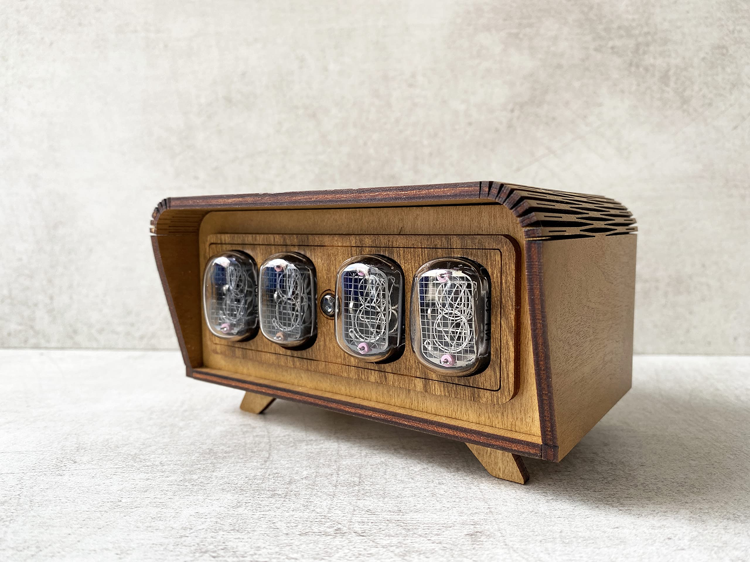 Replaceable Nixie tubes not soldered to PCB on clock face