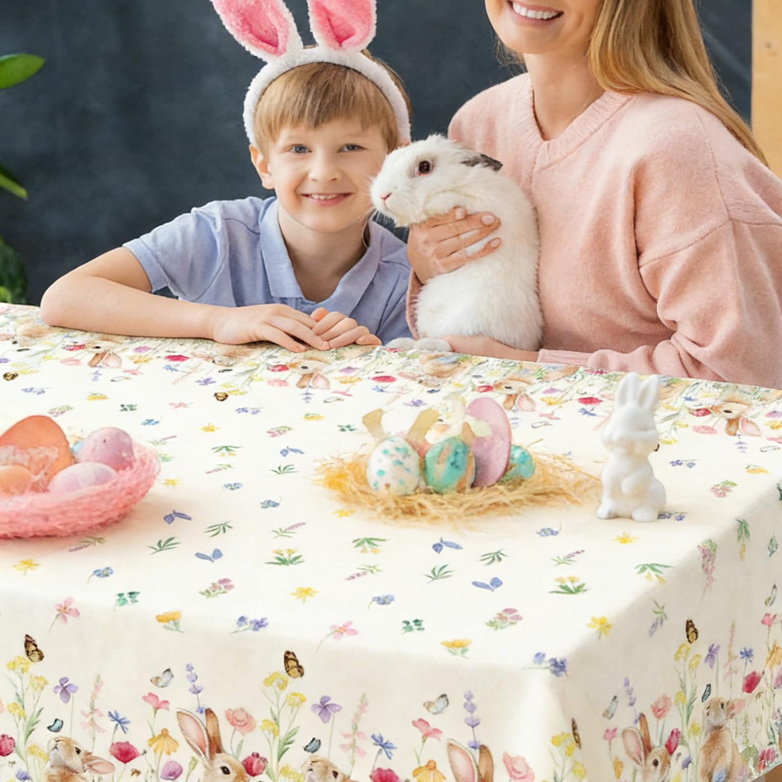 Vintage rabbit and wildflowers motif tablecloth by Broeify