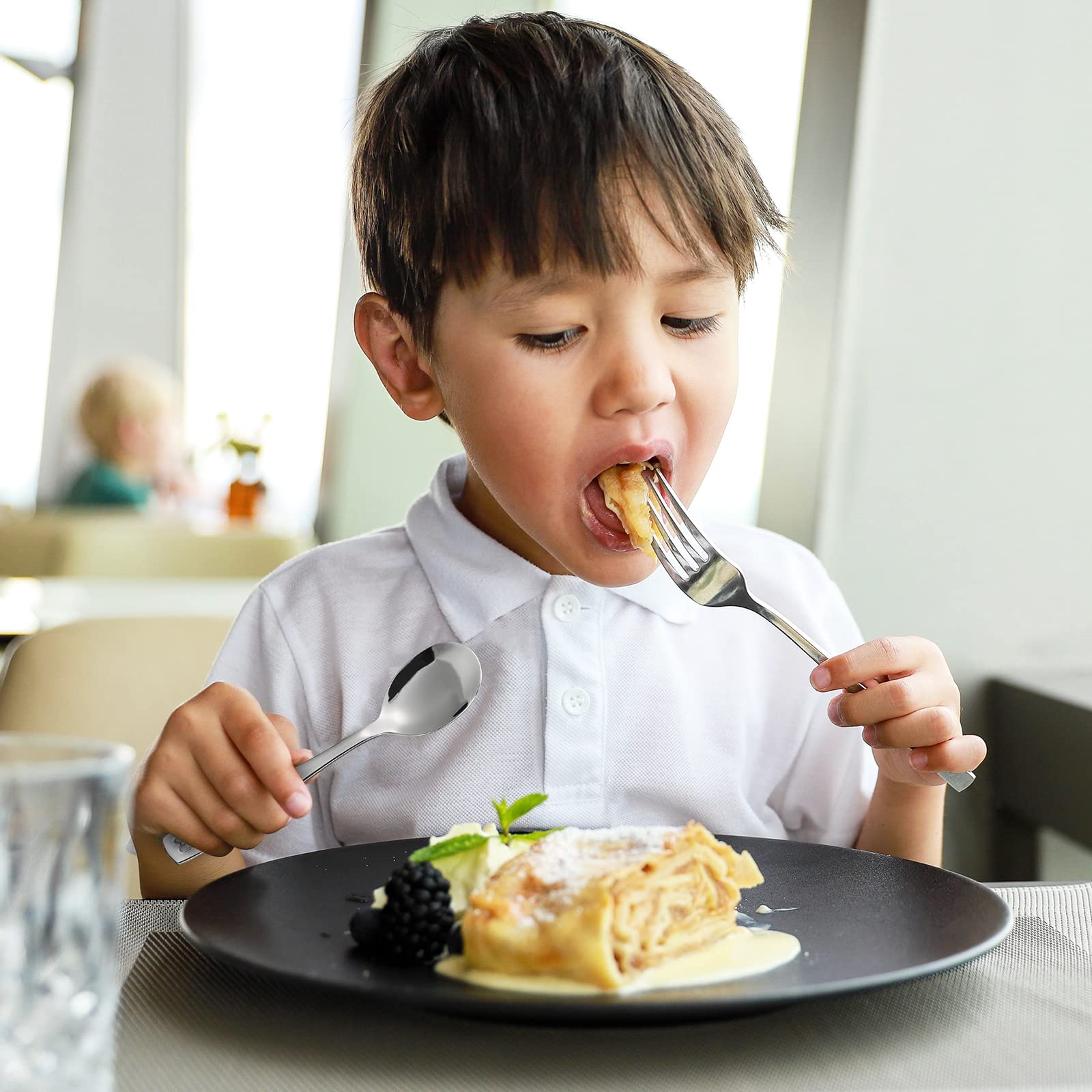Fork featuring bear animal motif from VITEVER set