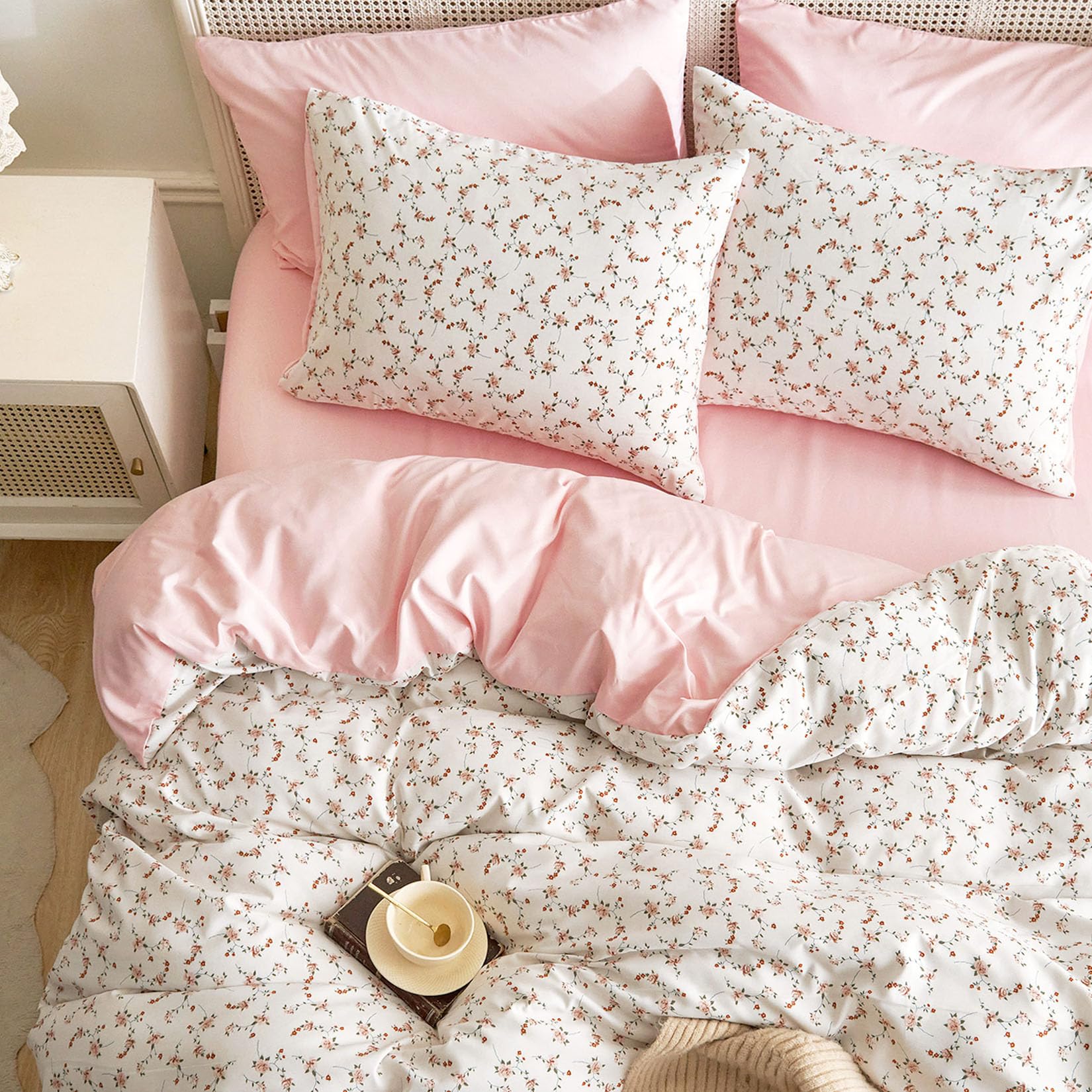 Packaging for Wake In Cloud Floral Comforter Set pink full size 3 piece