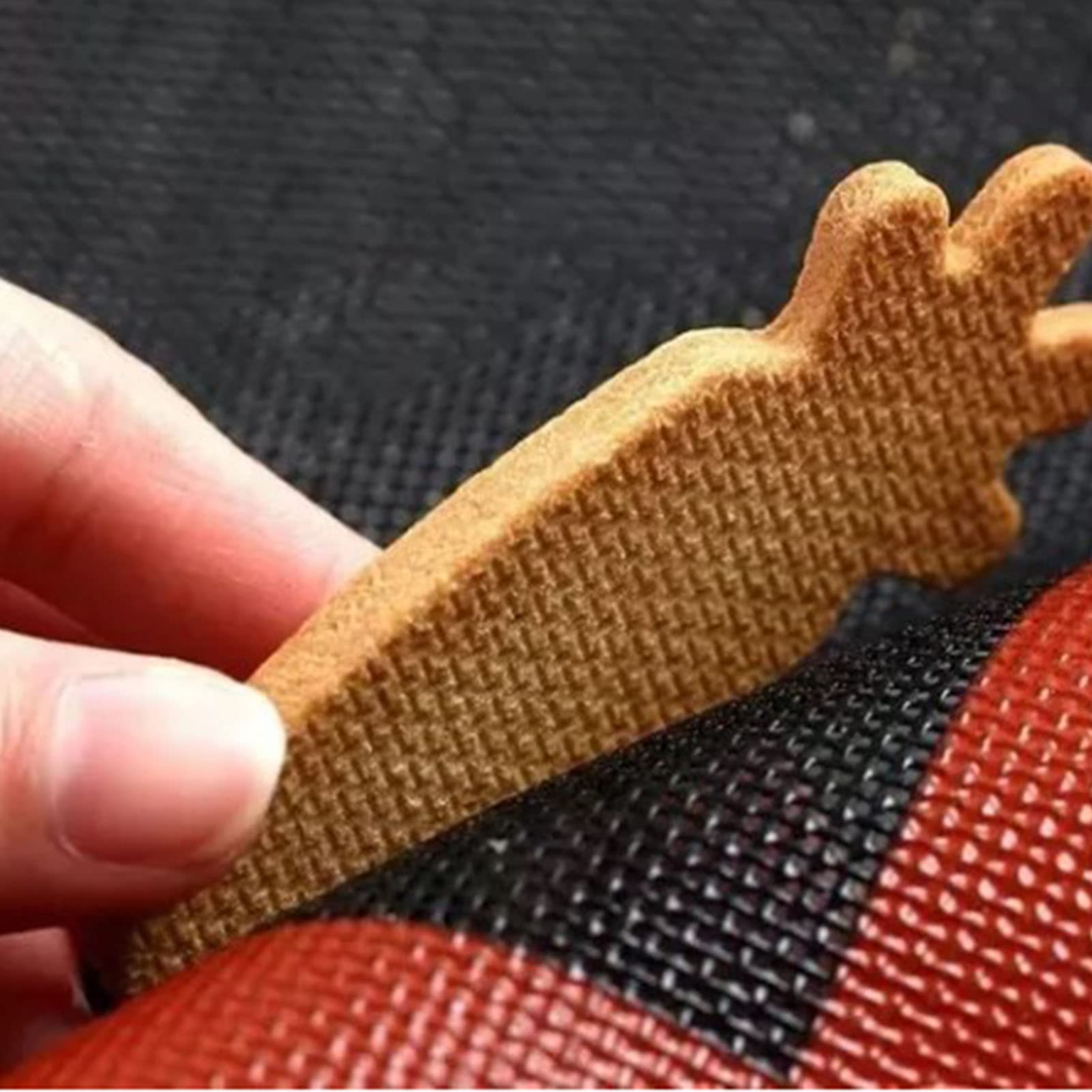 Water drain silicone mat for steam cooking