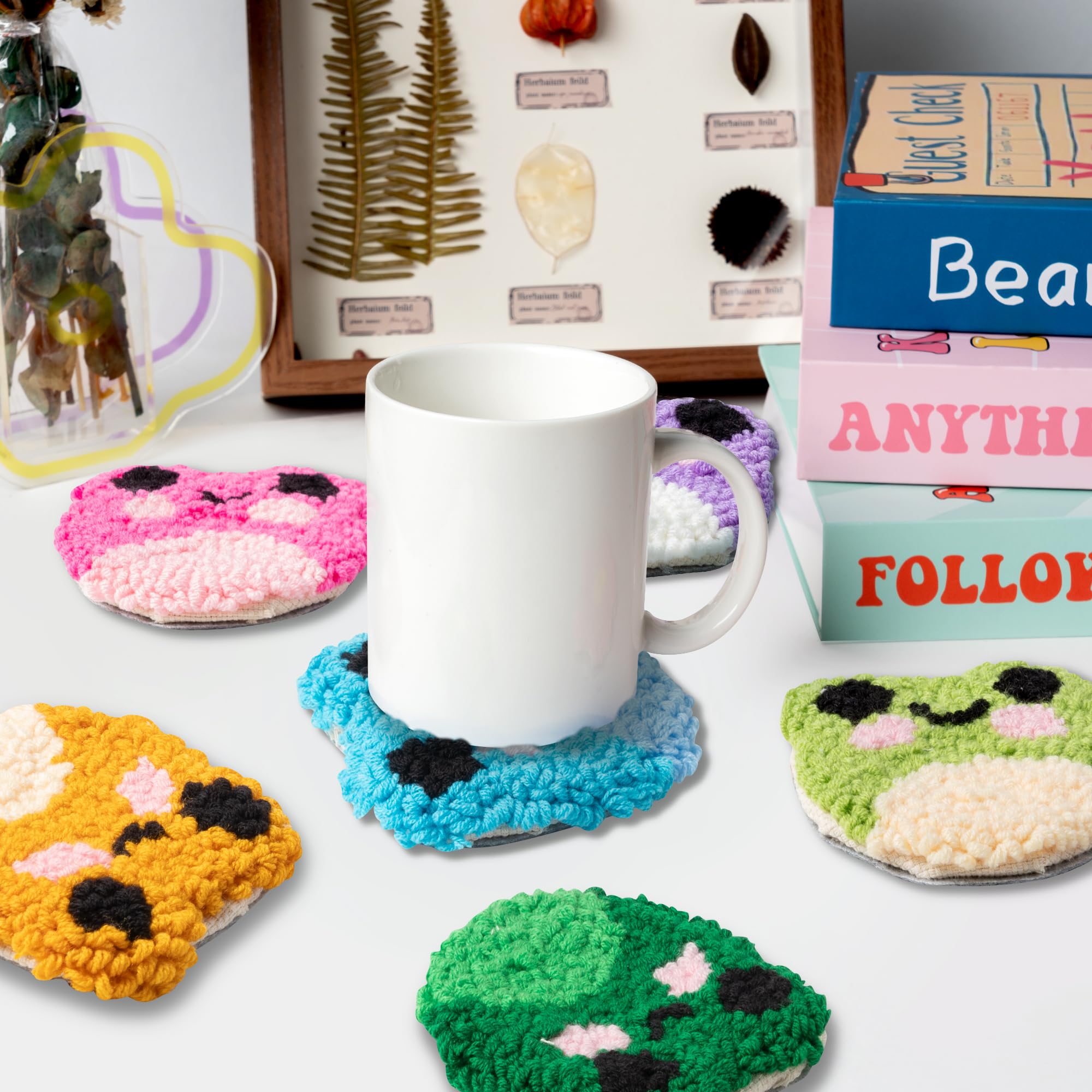 All 22 pieces listed in kit including fabrics felts and tools