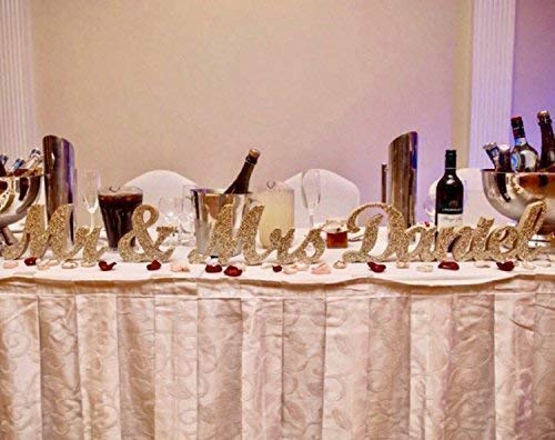 Hand-cut wedding petals for bouquet and arch decor