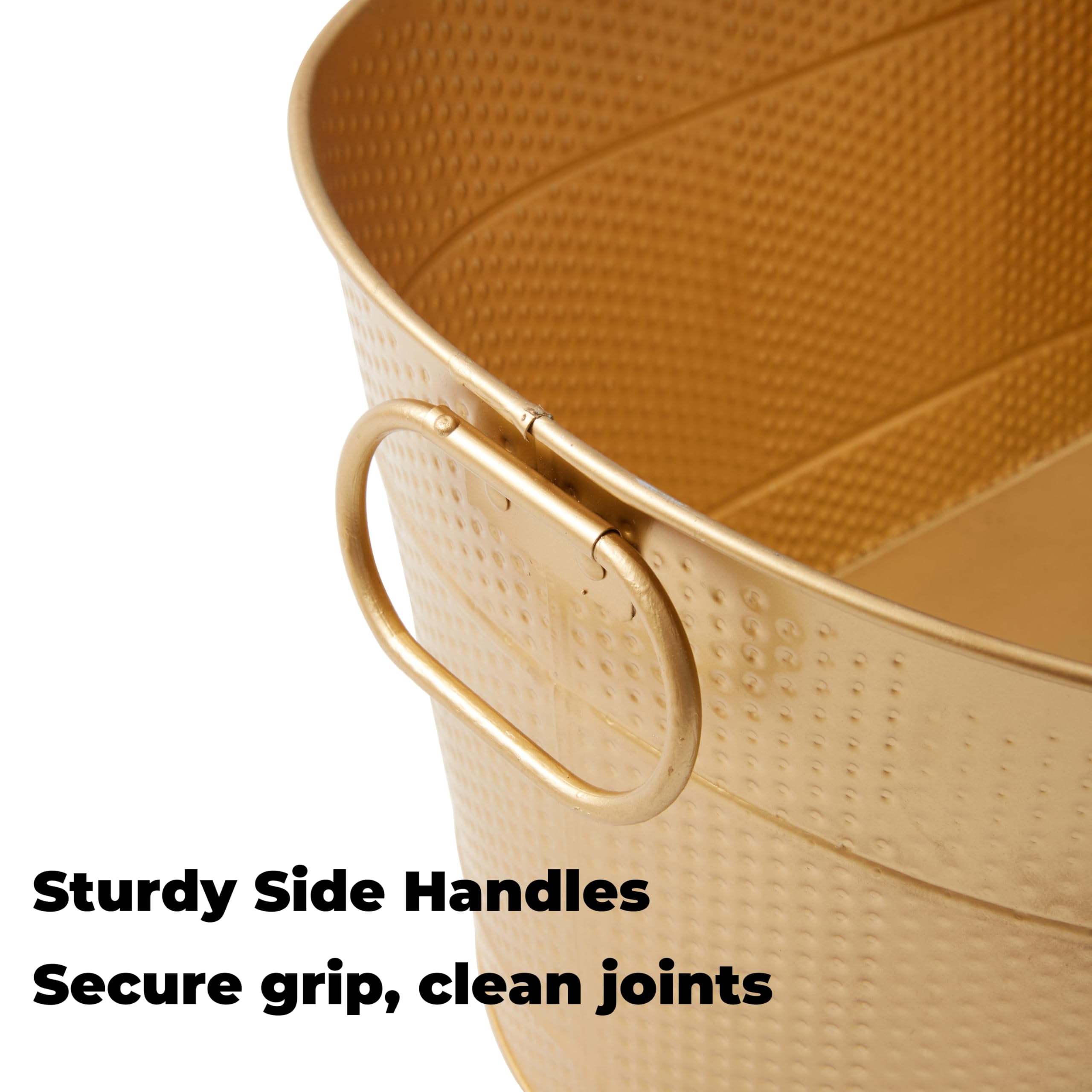 Holds 12–15 beer bottles or 2–3 wine bottles with ice