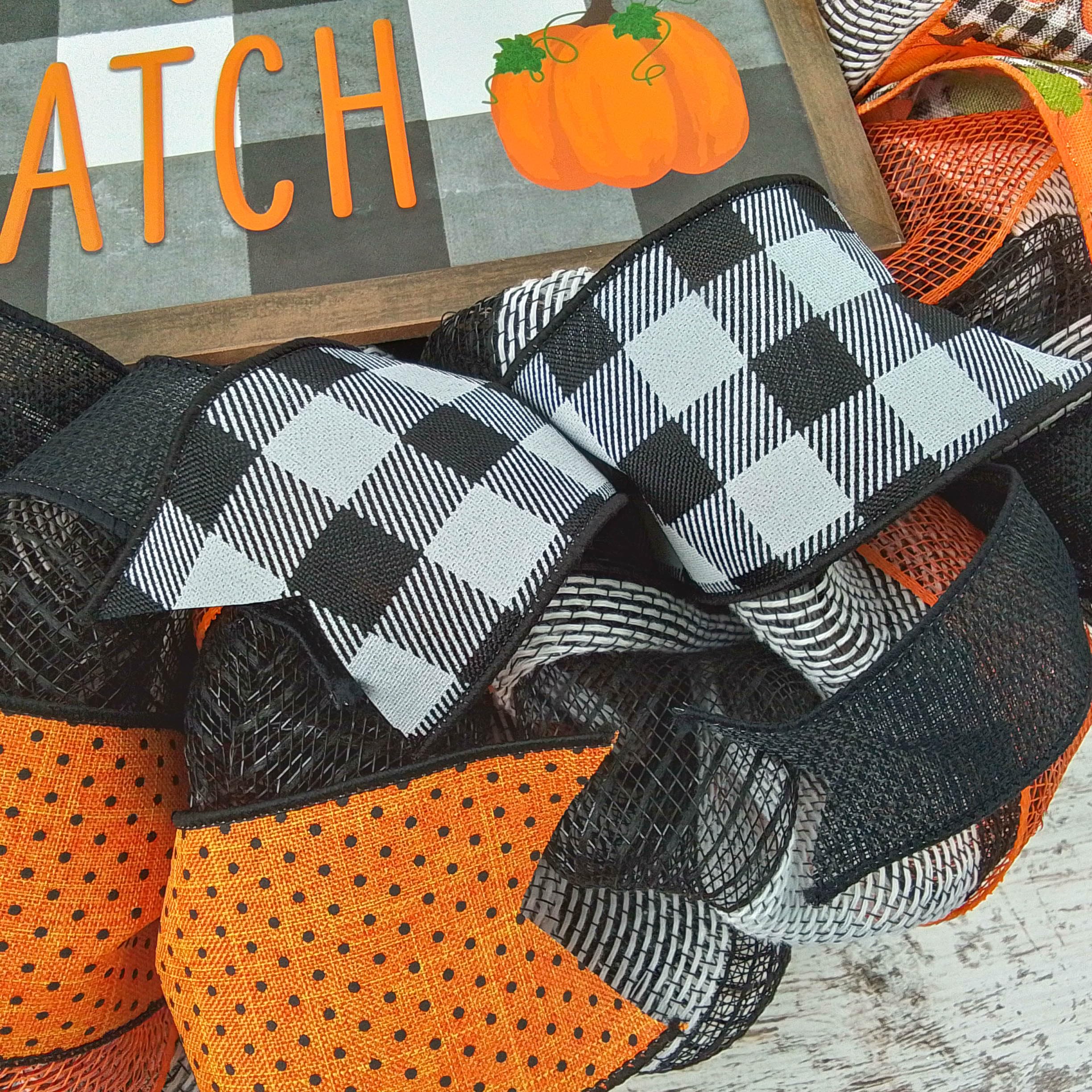 Indoor outdoor wreath 24 inch round with removable sign