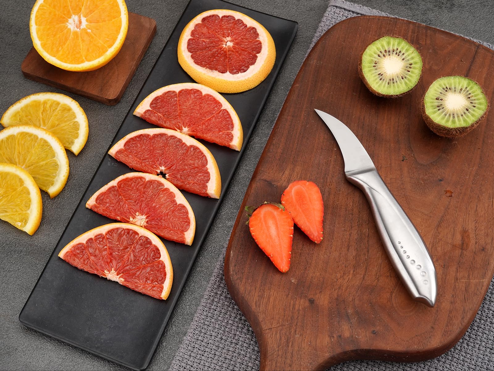 2.5 in curved blade for fruit peeling and garnishing