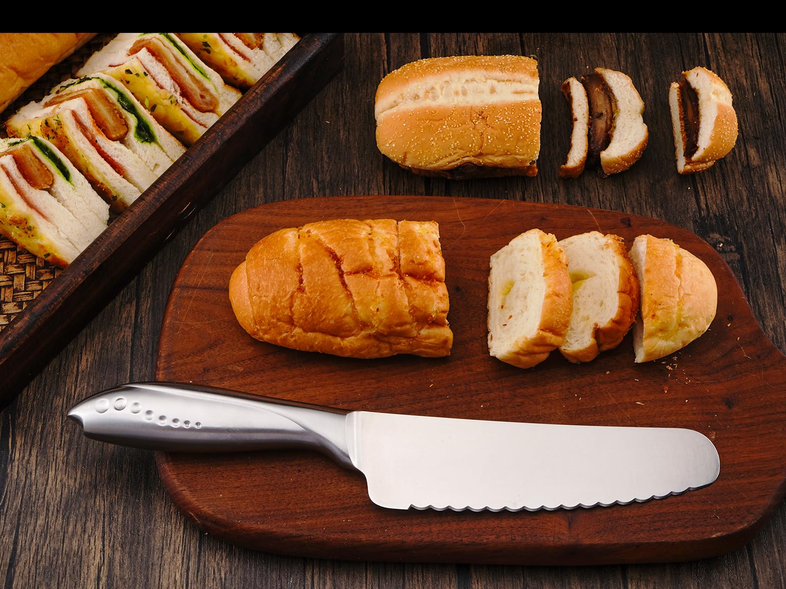 Versatile WELLSTAR sandwich knife for bread meat and vegetables