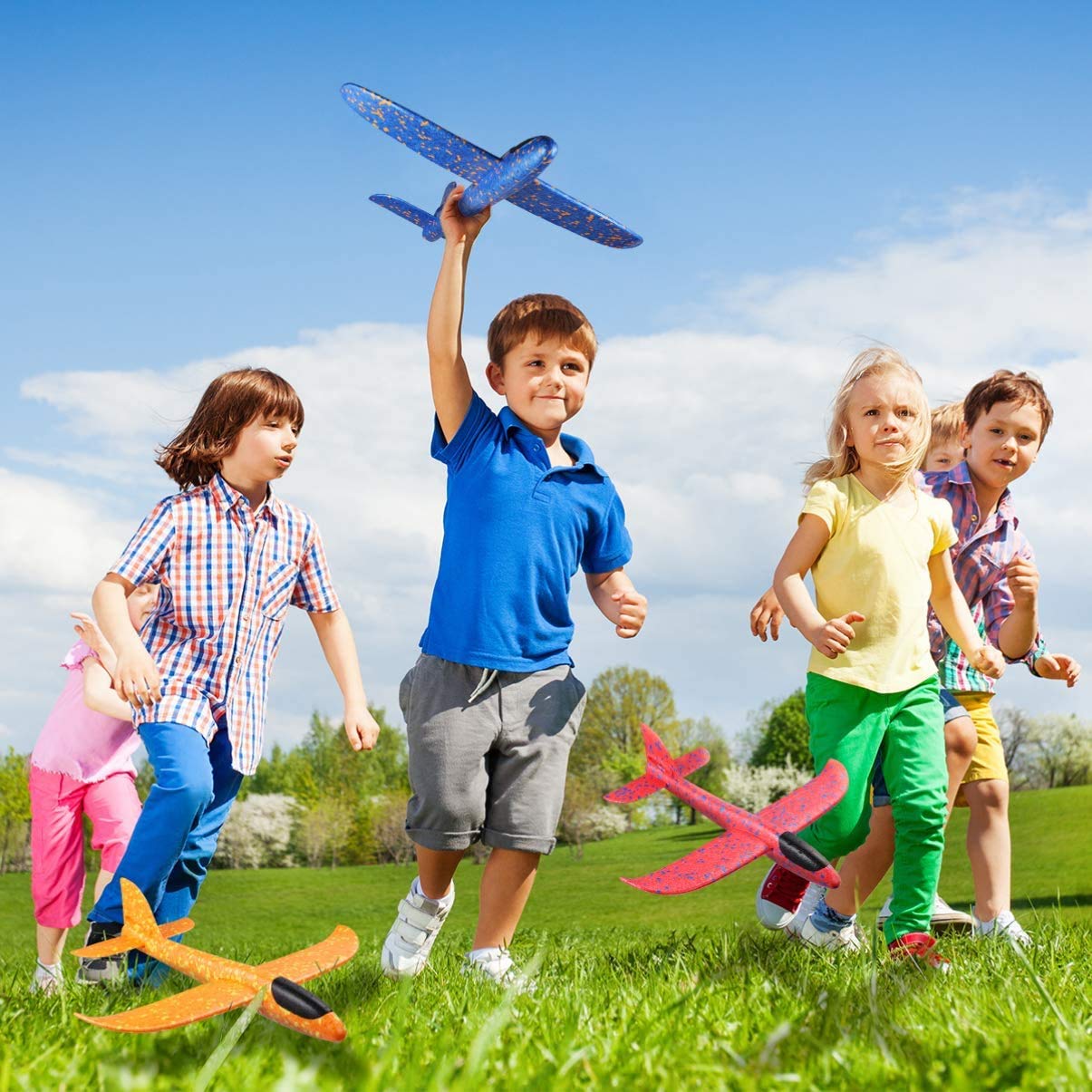 Kids outdoor play with WenToyce foam airplanes easy assembly