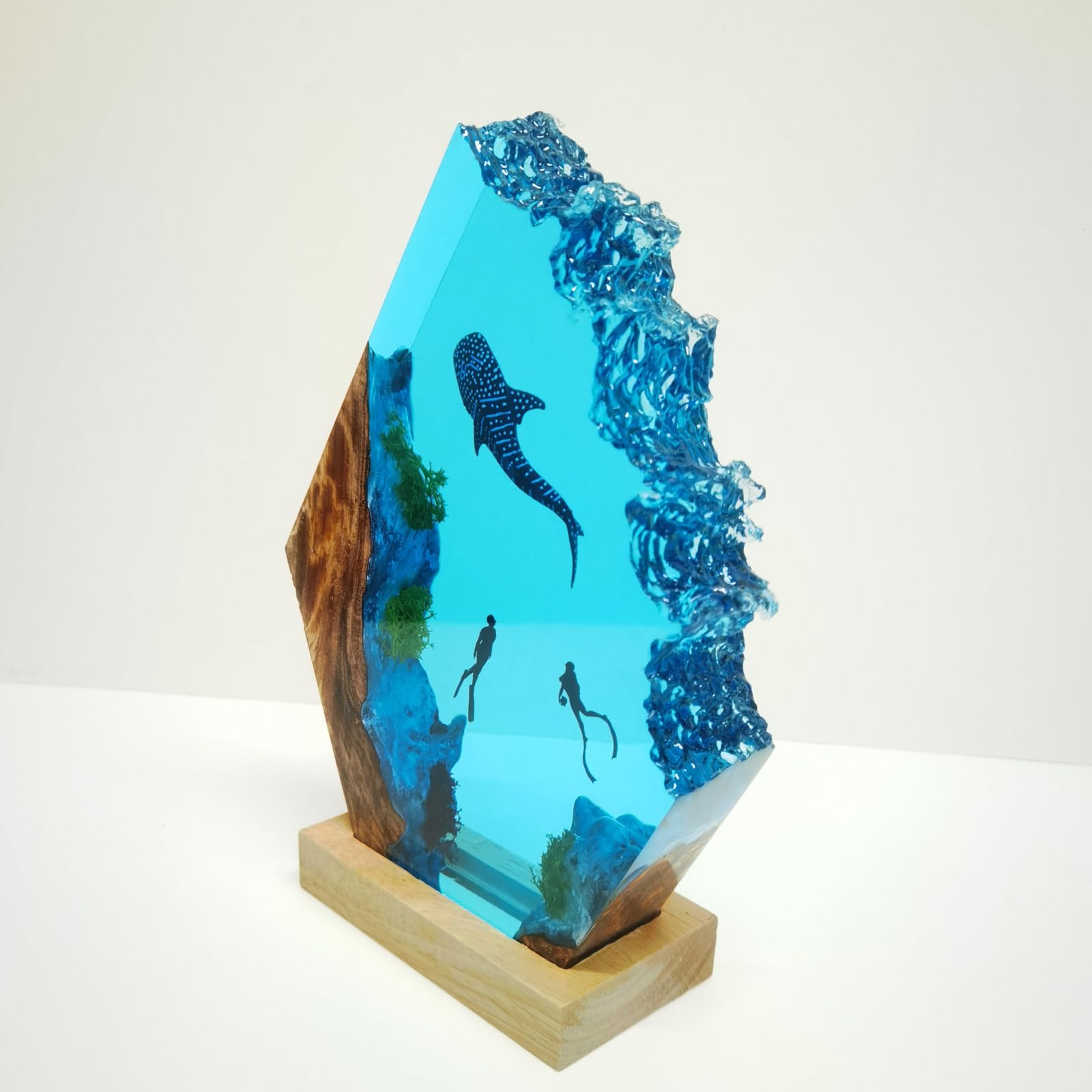 Whale shark and divers resin lamp decorative light